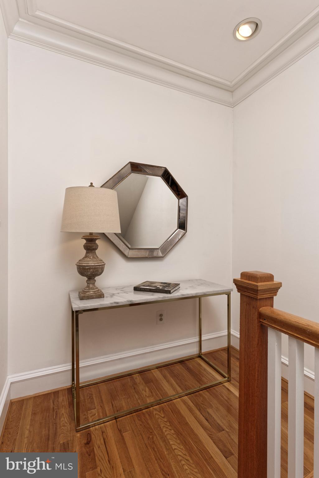 QUEENS ROW - Residential