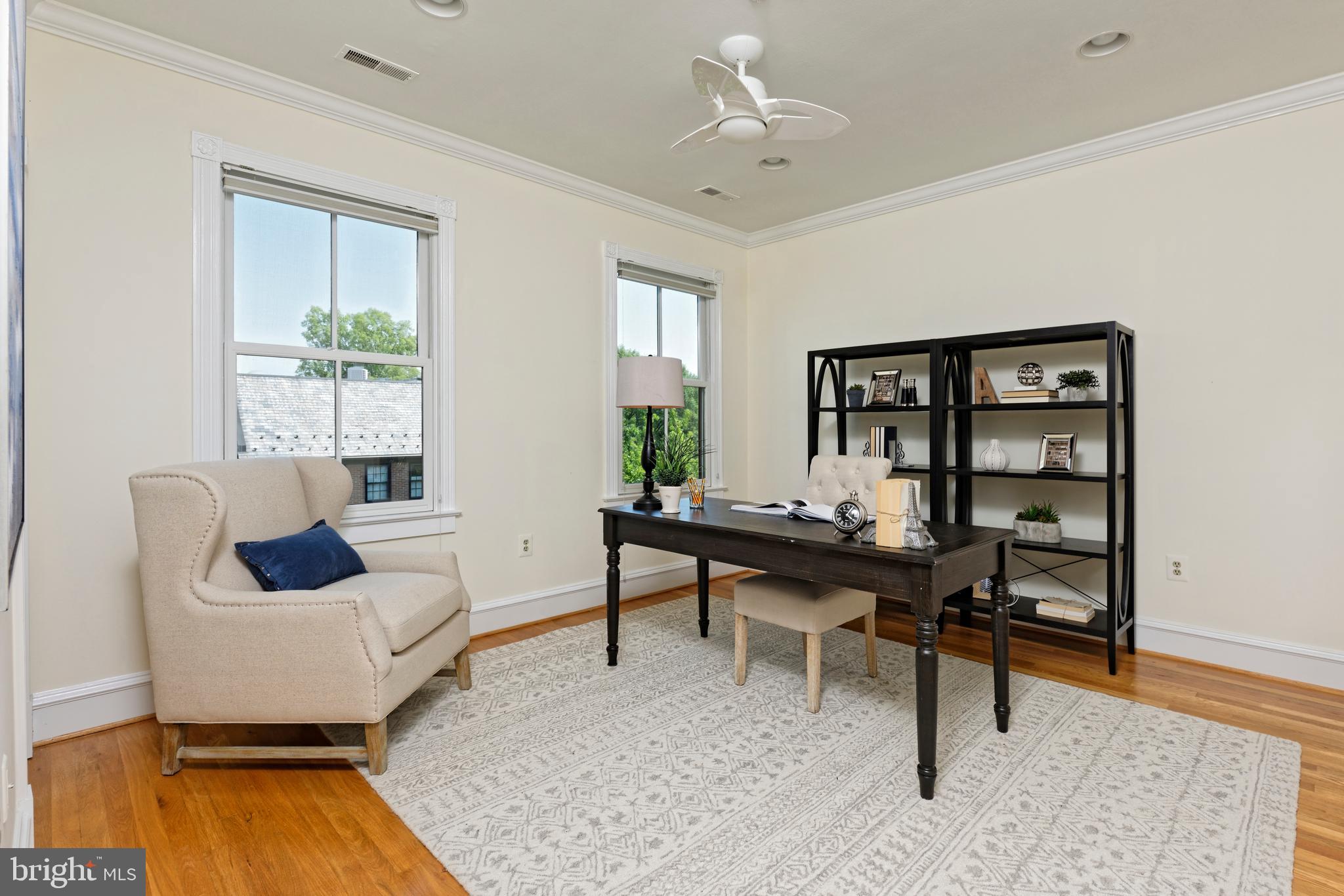 QUEENS ROW - Residential