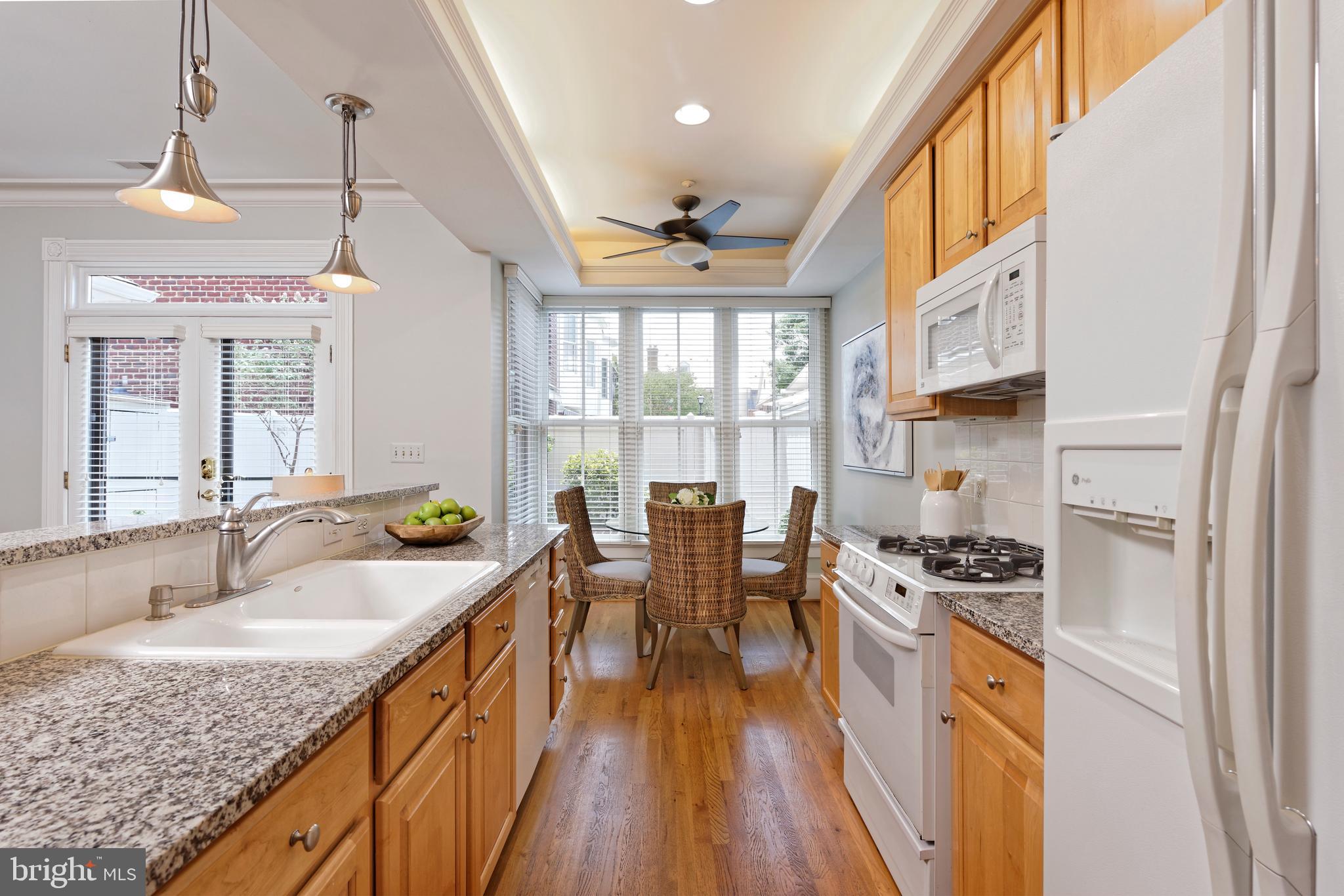 QUEENS ROW - Residential