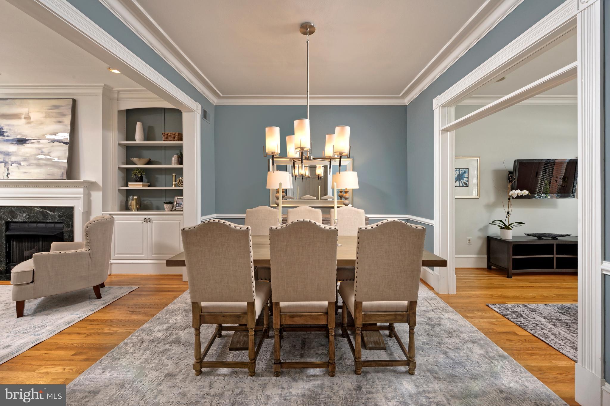 QUEENS ROW - Residential