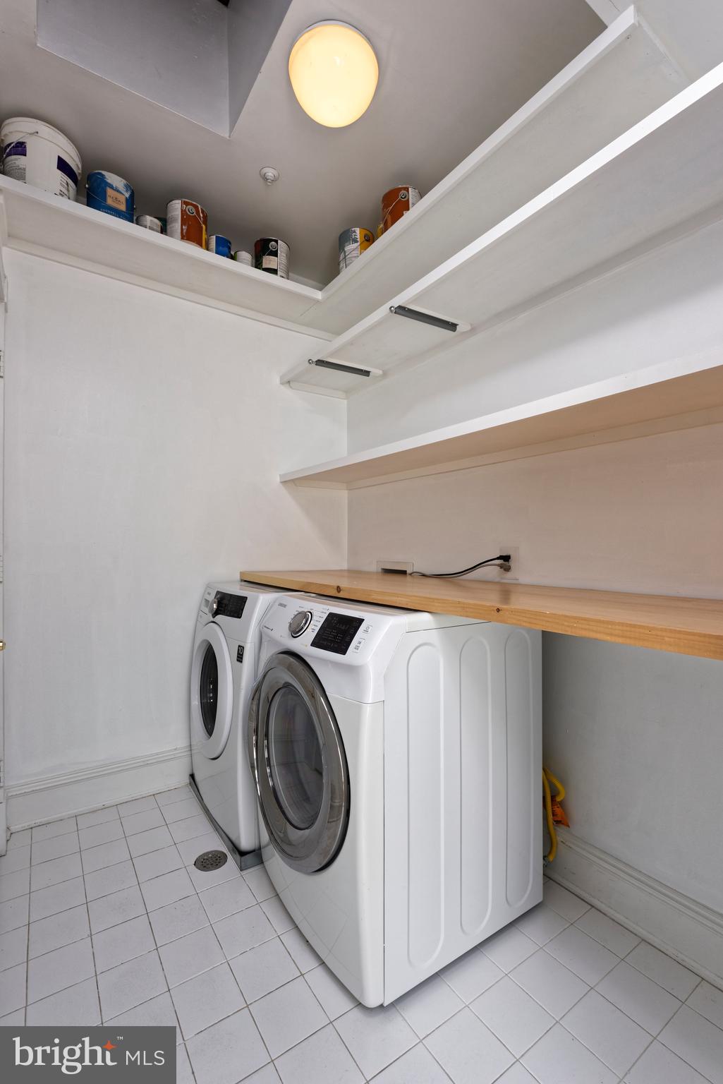 QUEENS ROW - Residential