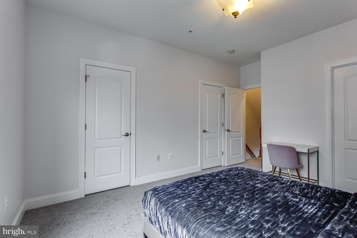 BUCKINGHAM COMMONS - Residential Lease