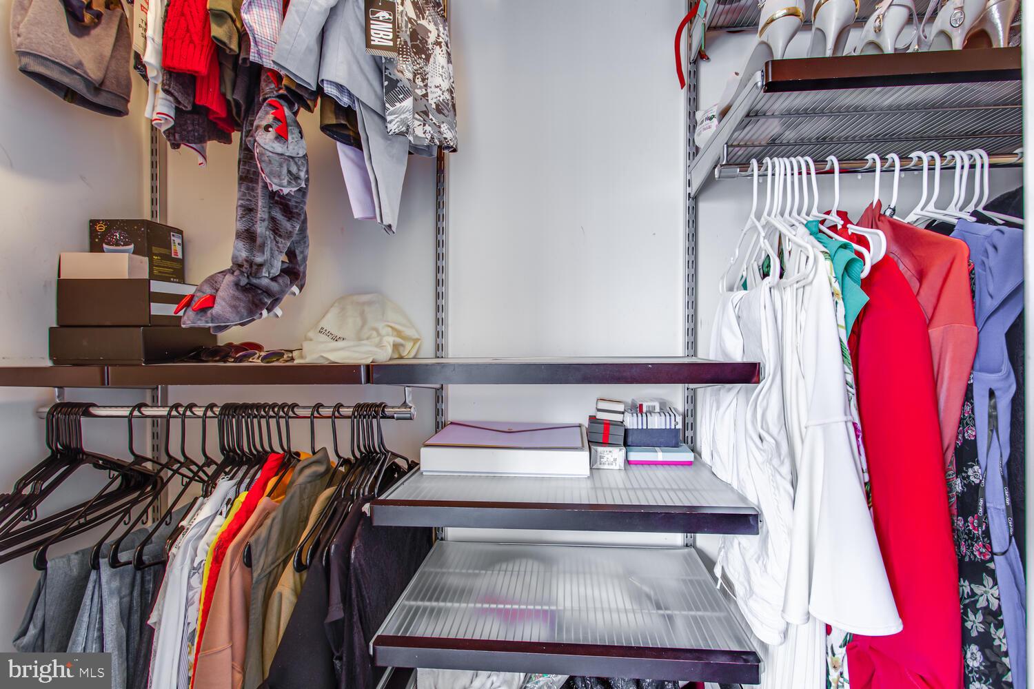 BUCKINGHAM COMMONS - Residential Lease