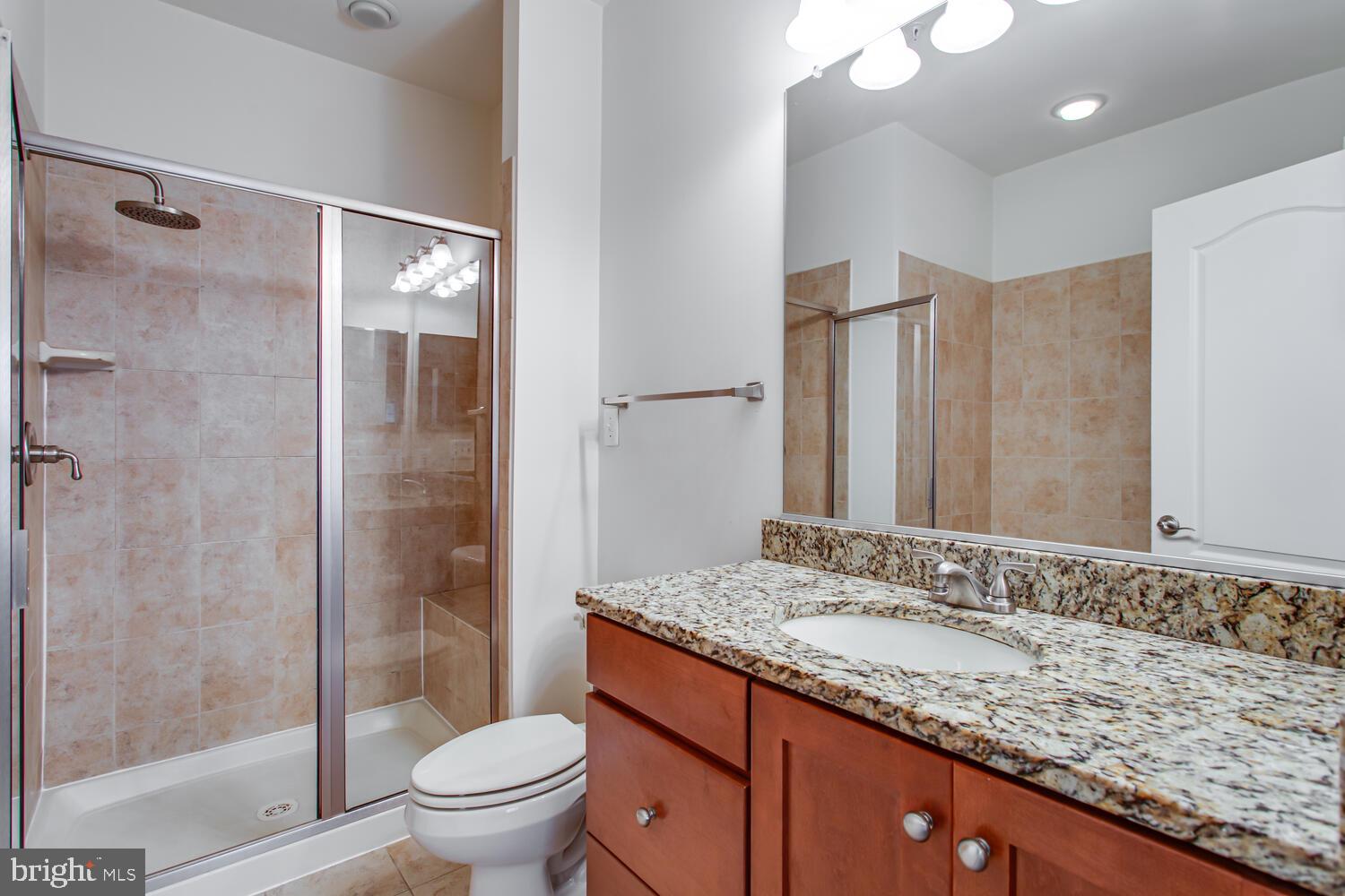 BUCKINGHAM COMMONS - Residential Lease