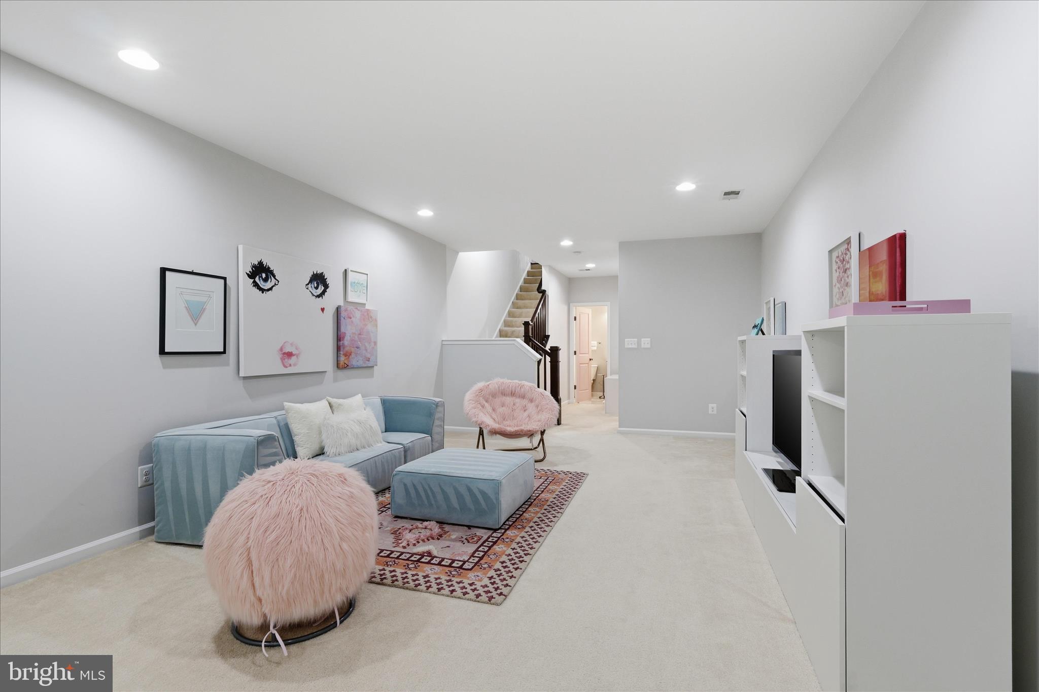 ONE LOUDOUN - Residential