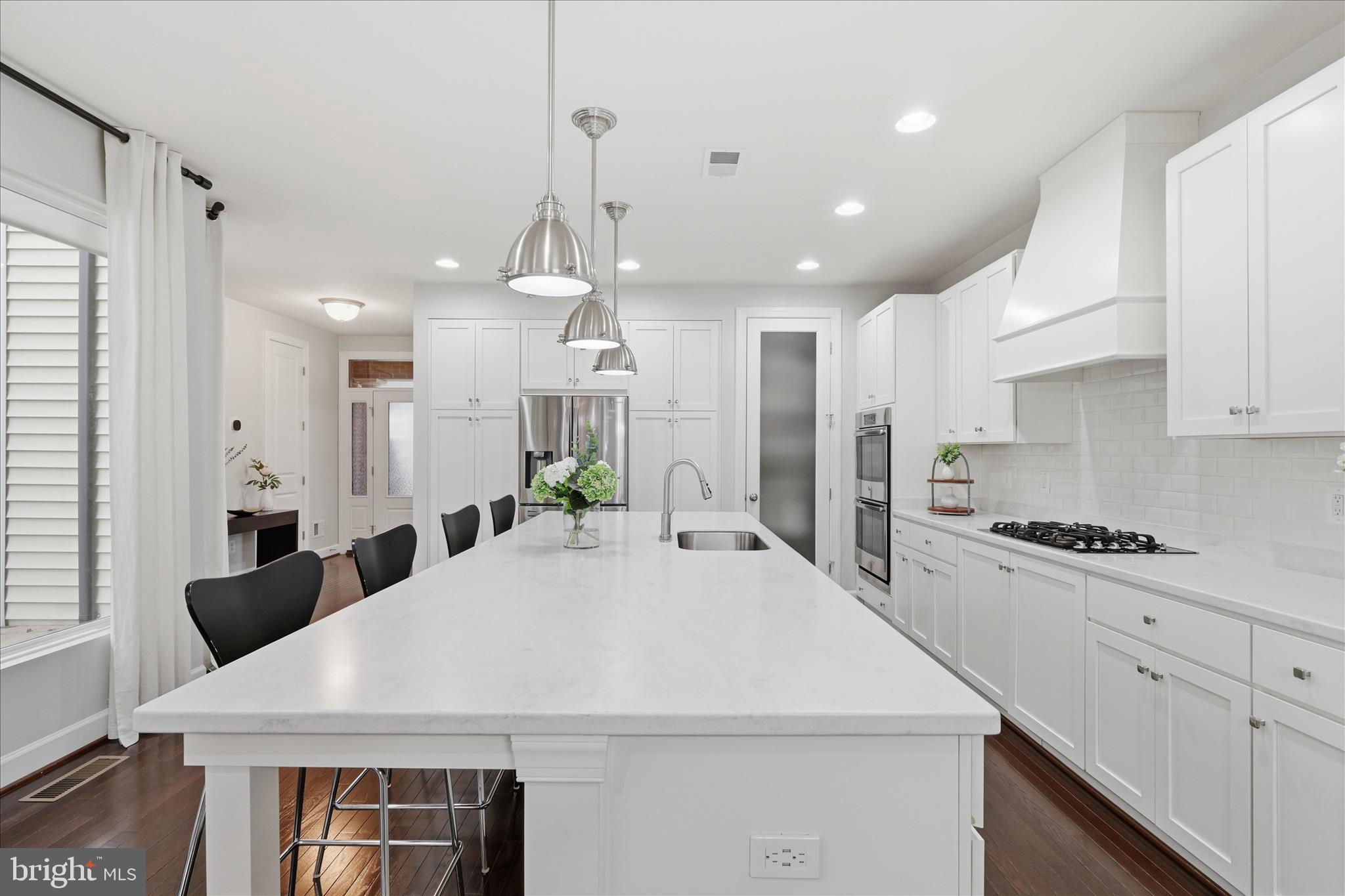 ONE LOUDOUN - Residential