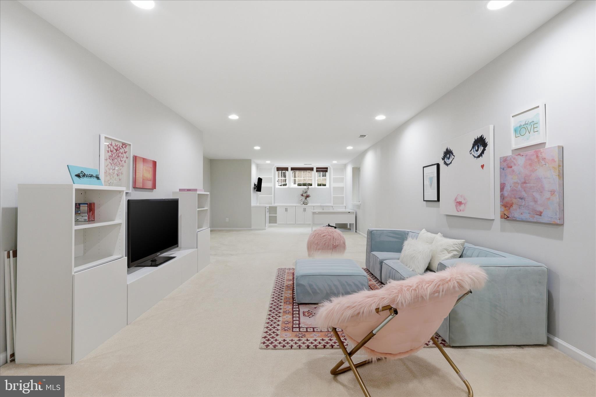 ONE LOUDOUN - Residential