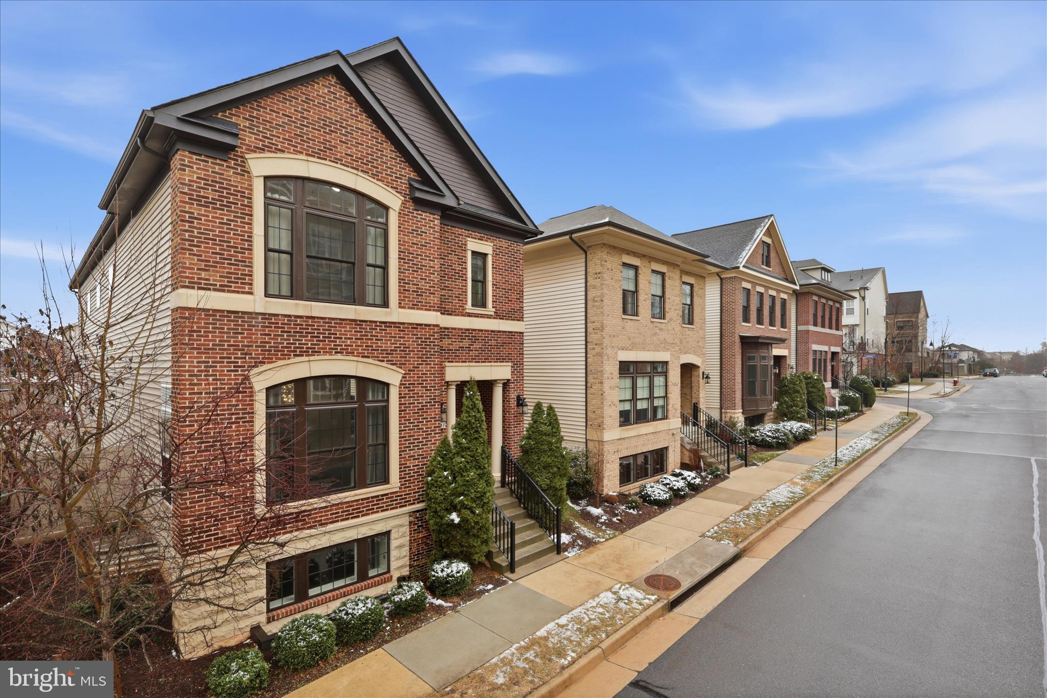 ONE LOUDOUN - Residential