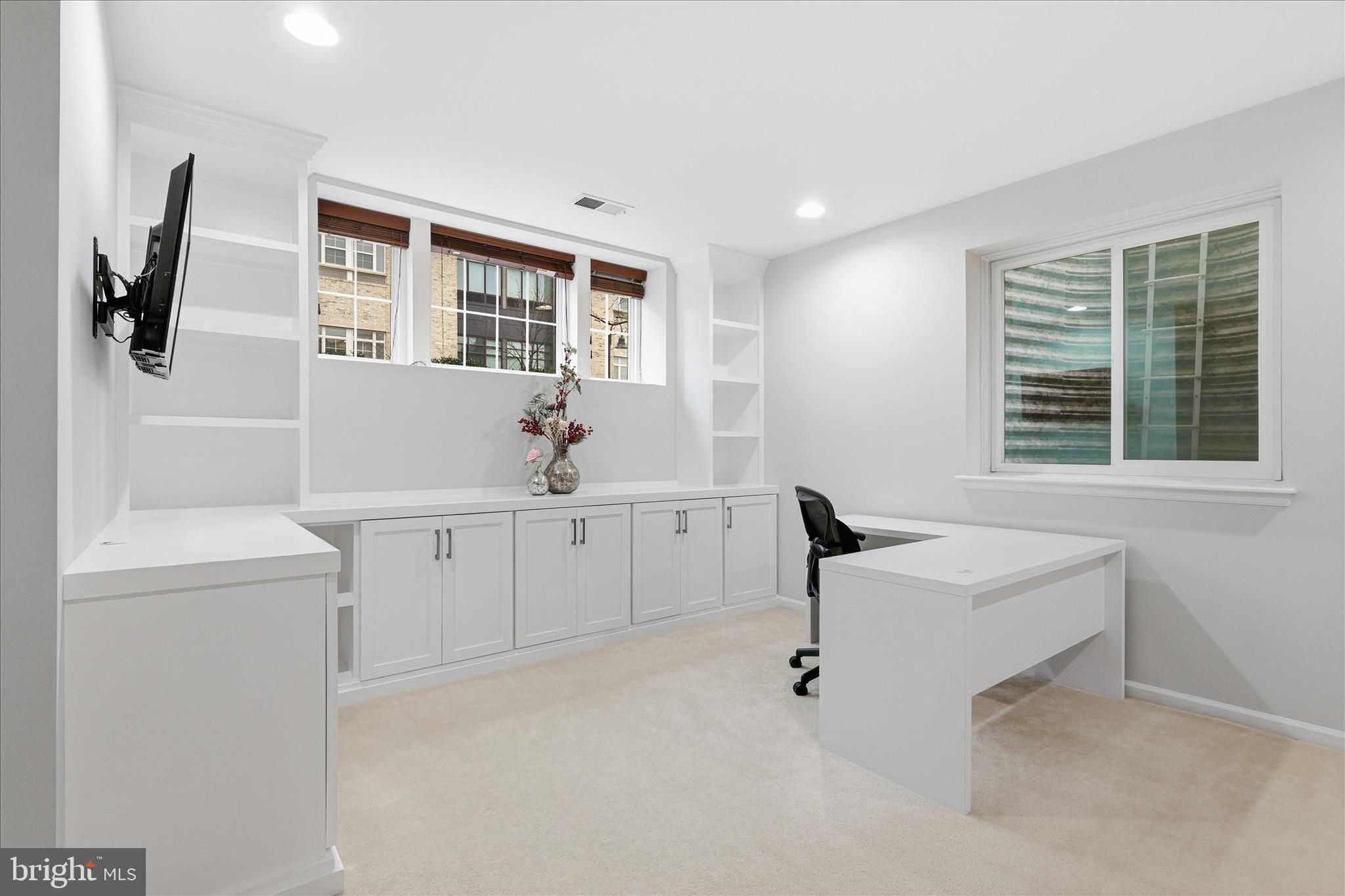 ONE LOUDOUN - Residential