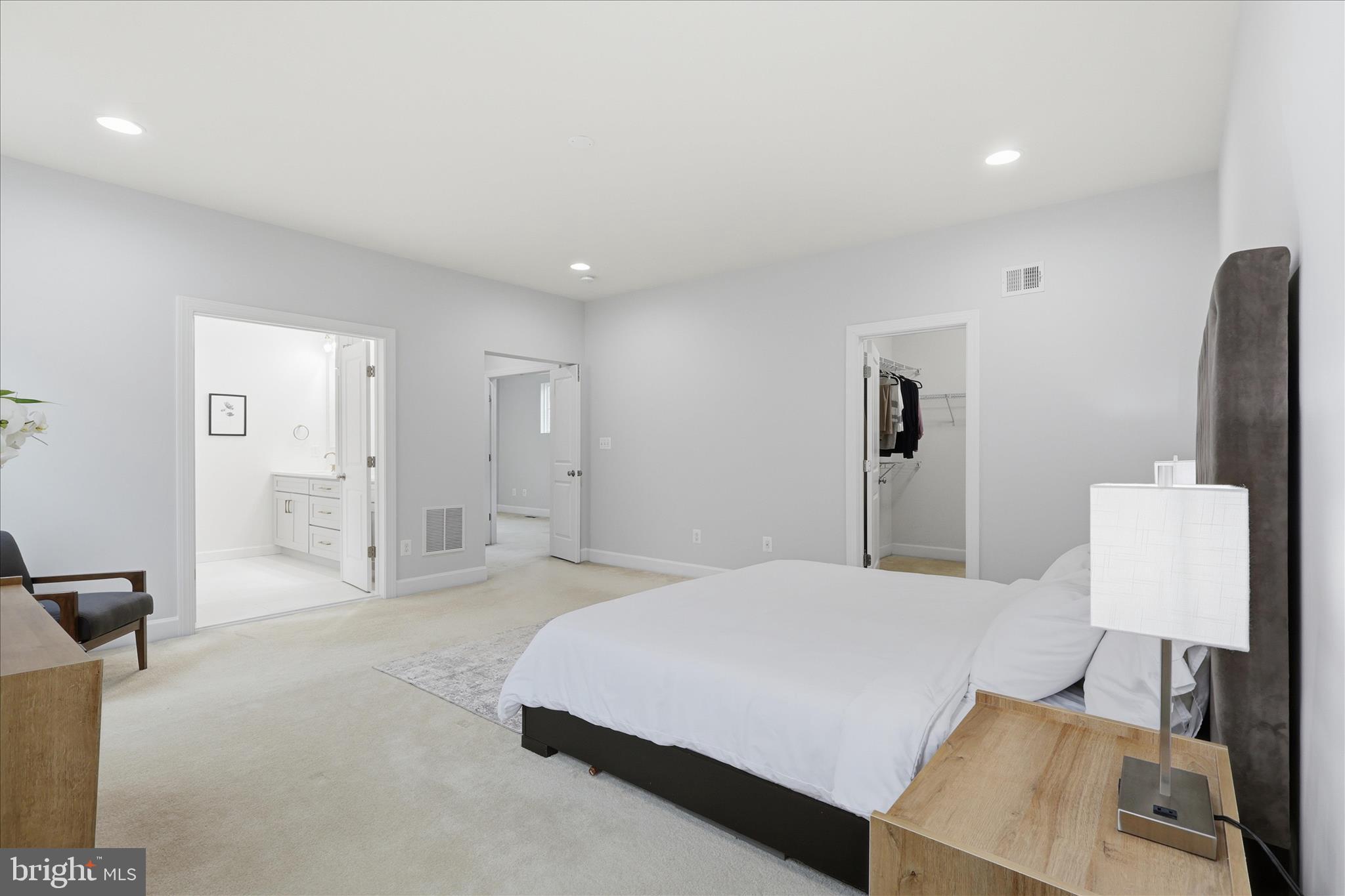 ONE LOUDOUN - Residential