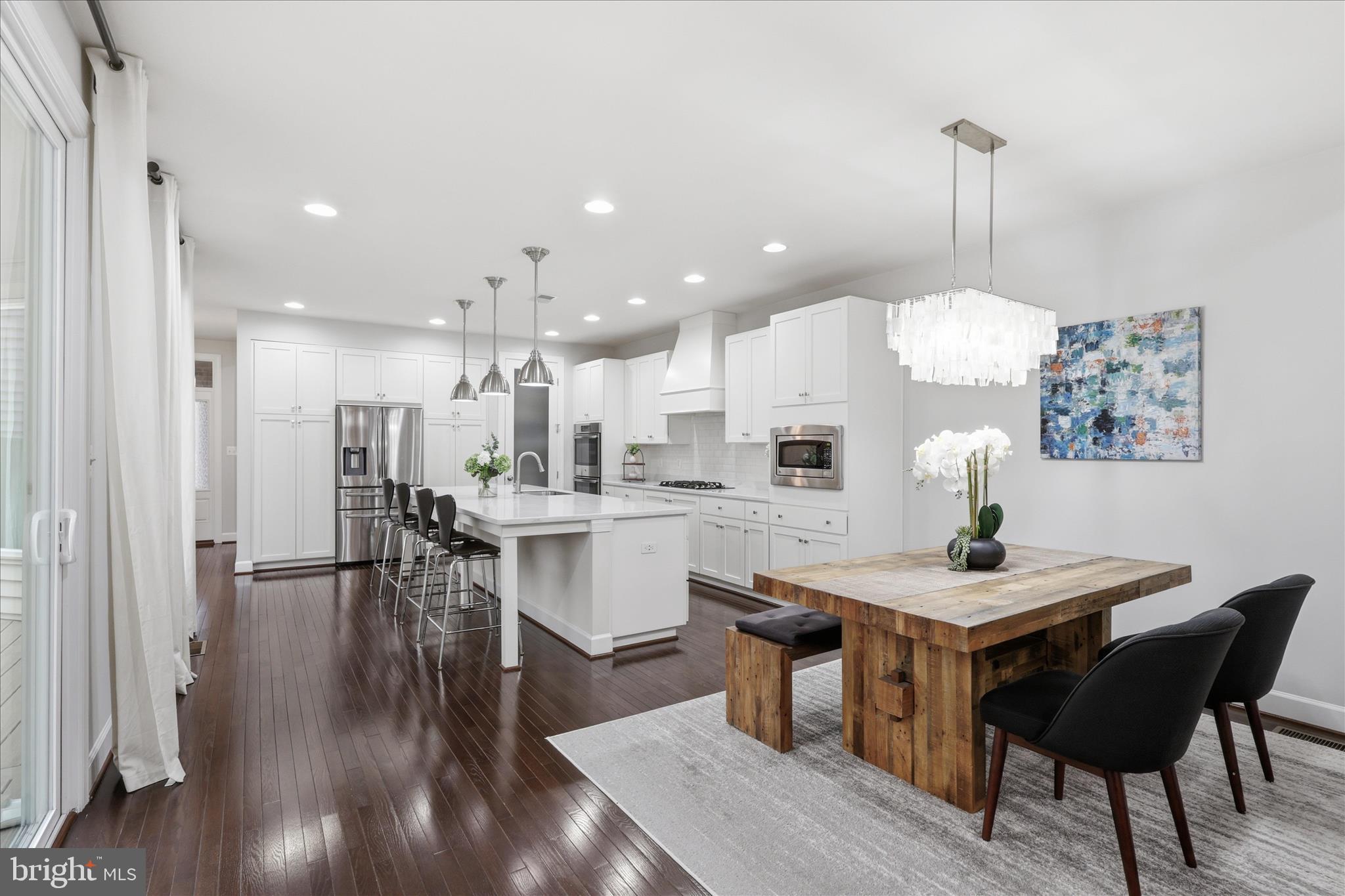 ONE LOUDOUN - Residential