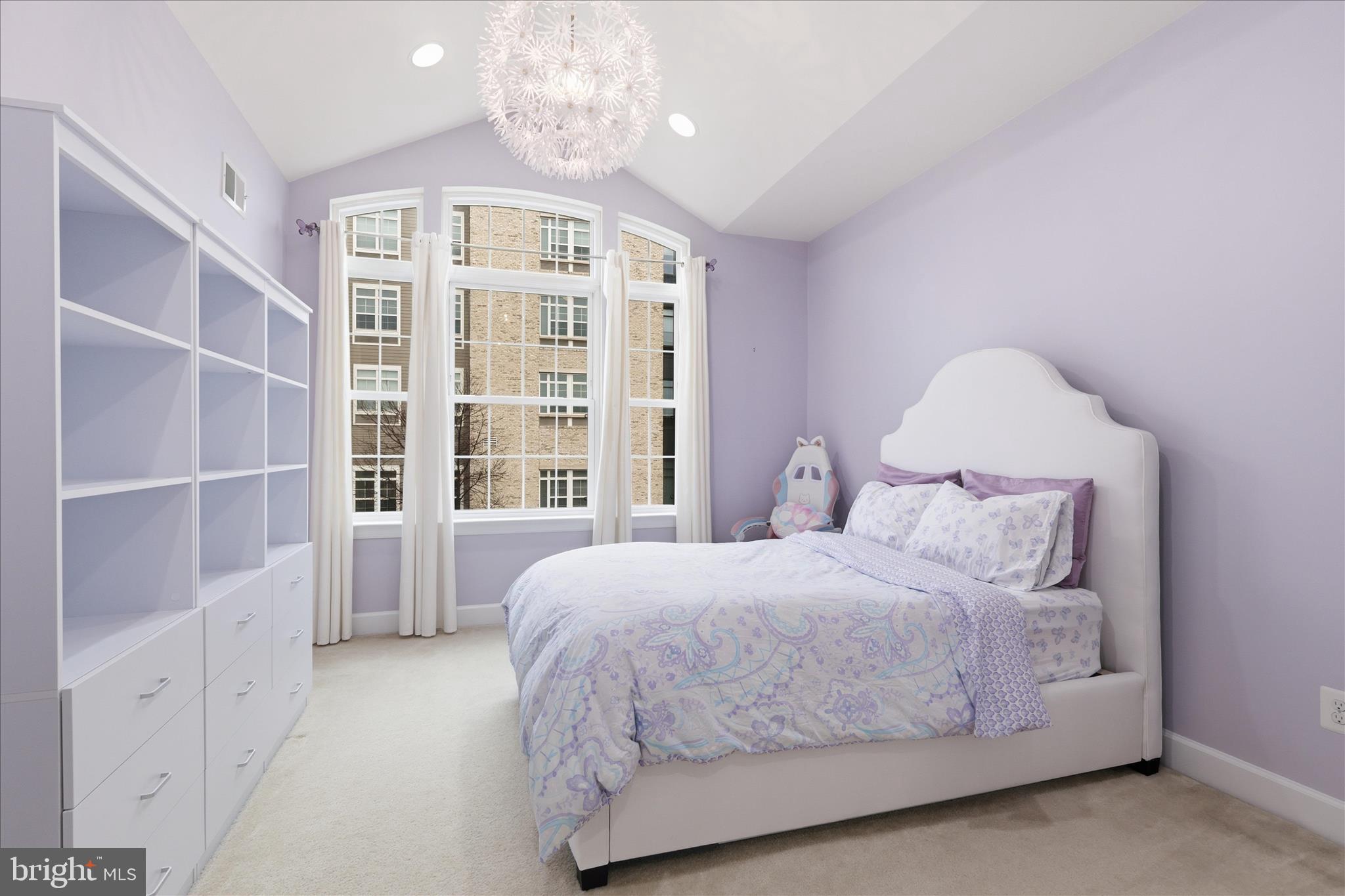 ONE LOUDOUN - Residential