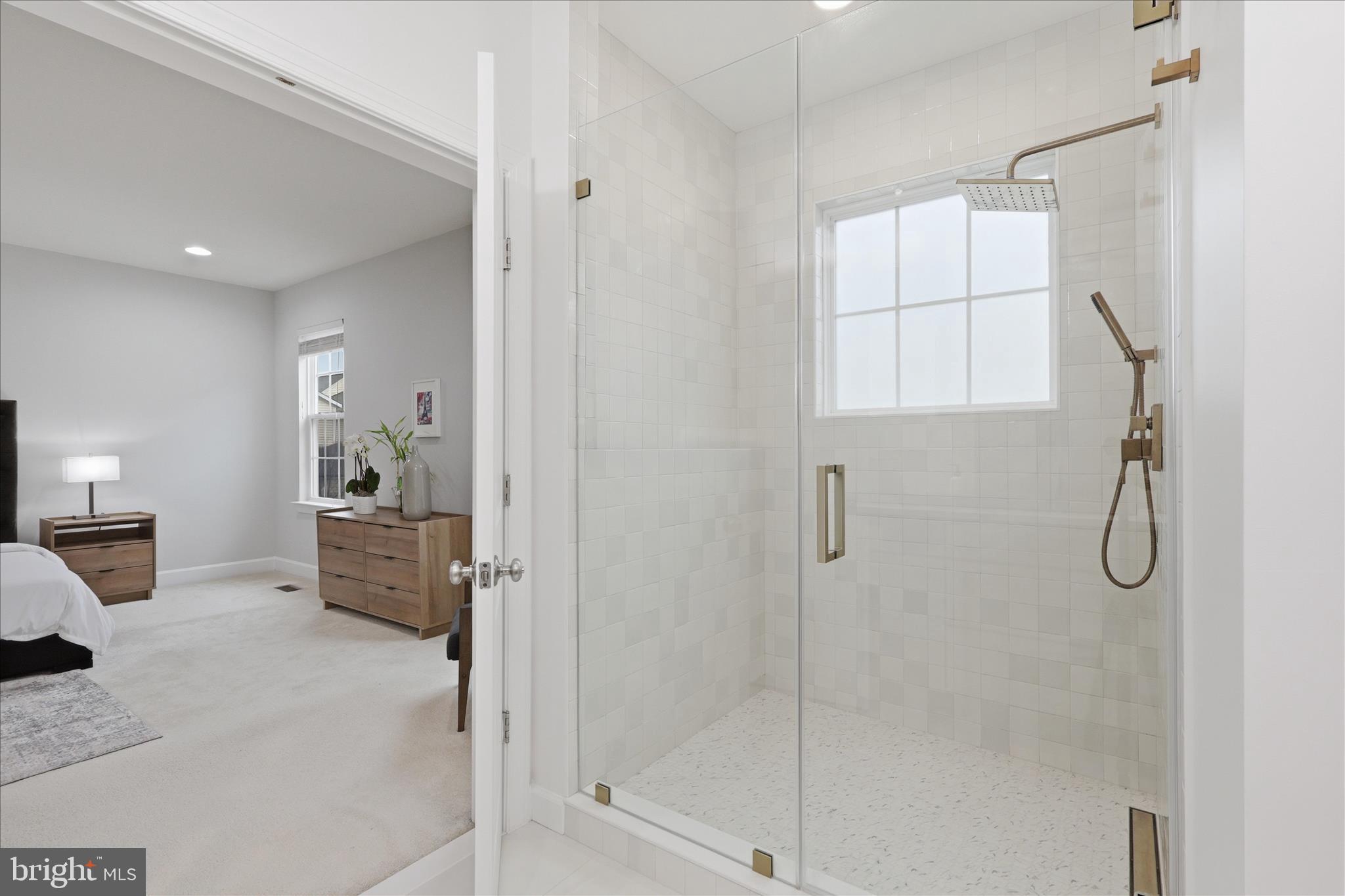 ONE LOUDOUN - Residential