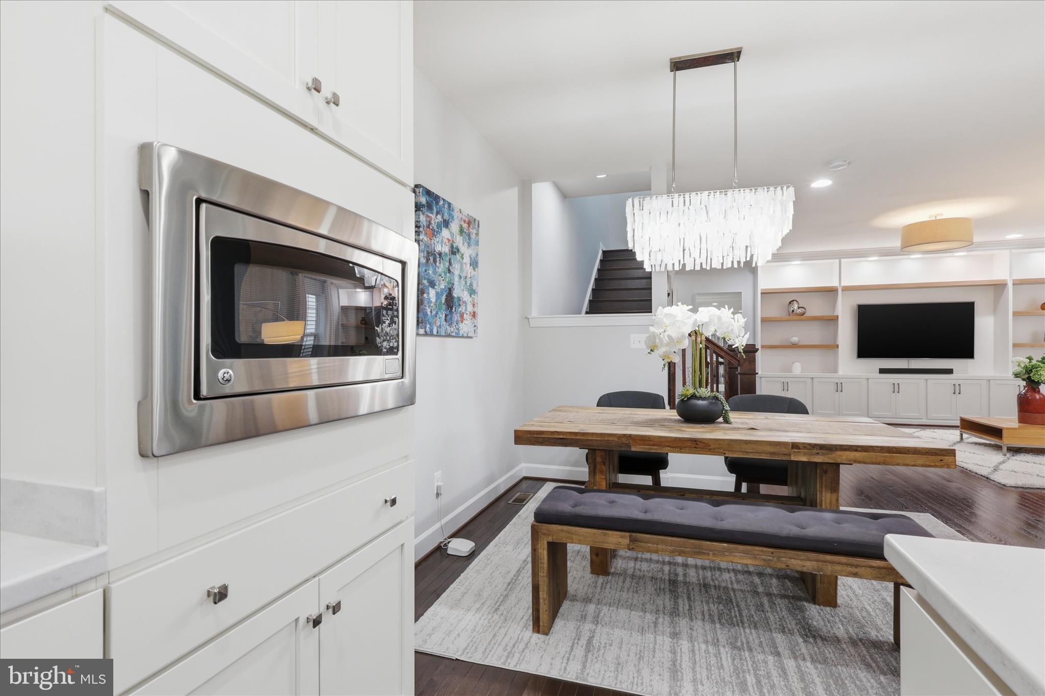 ONE LOUDOUN - Residential