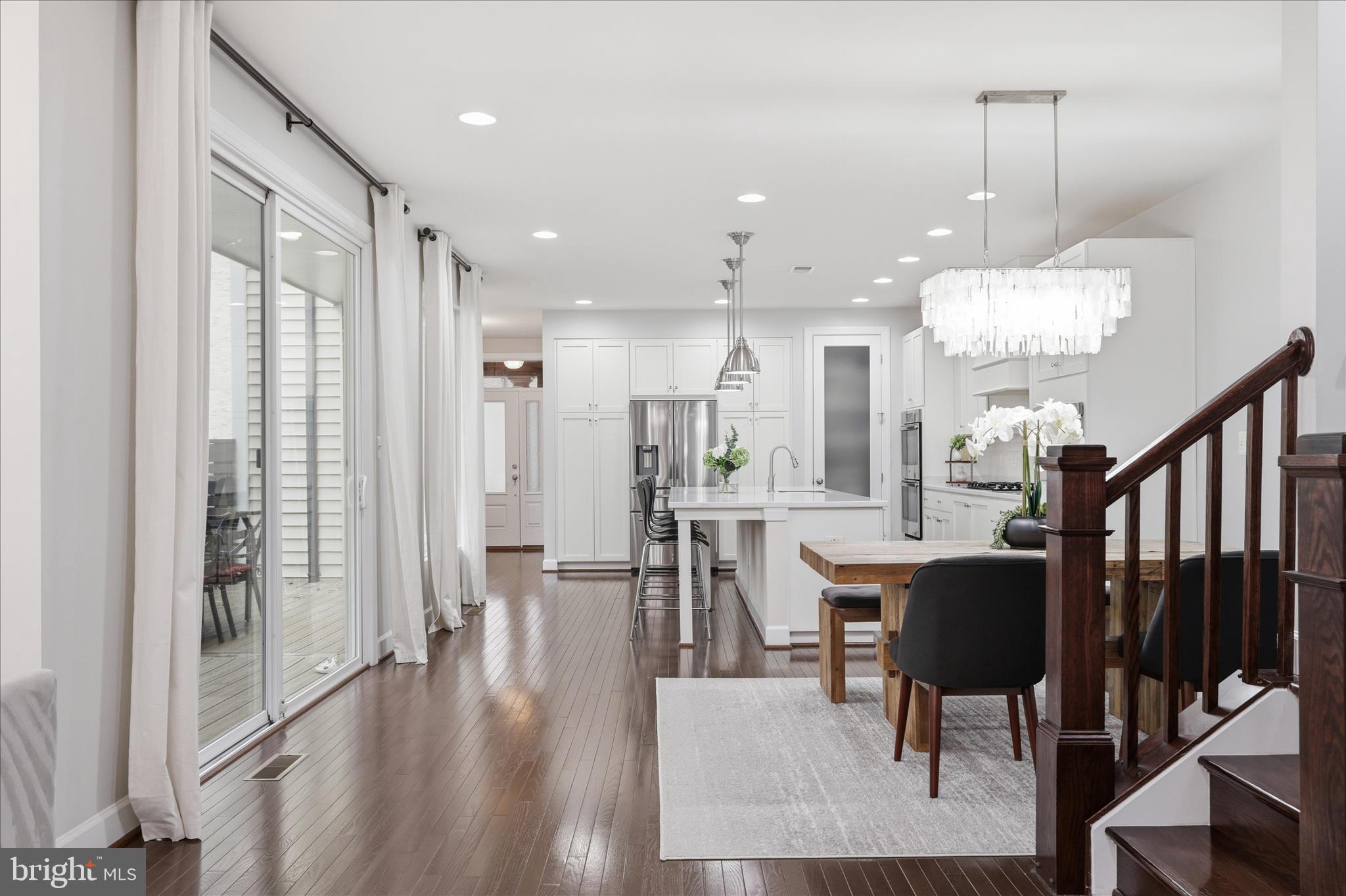 ONE LOUDOUN - Residential