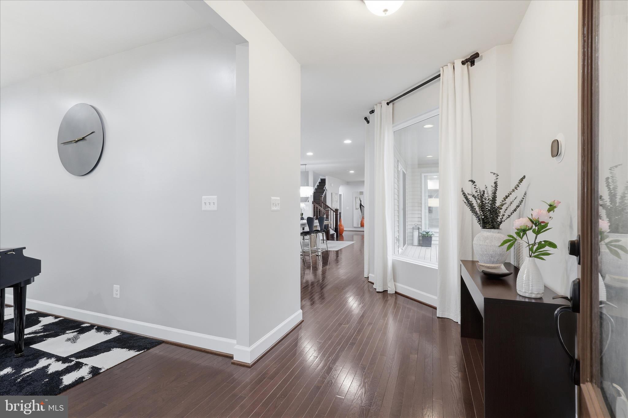 ONE LOUDOUN - Residential