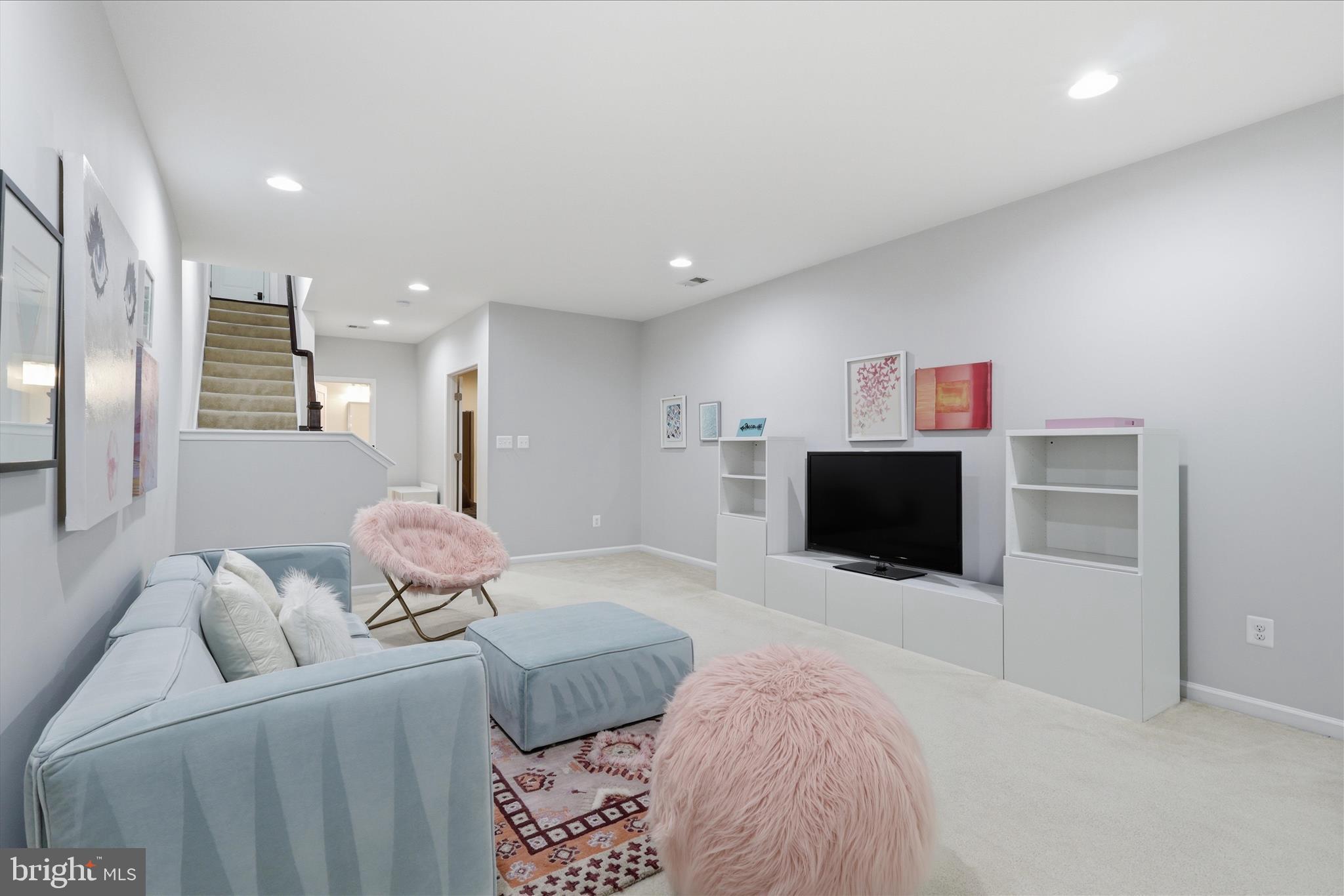 ONE LOUDOUN - Residential