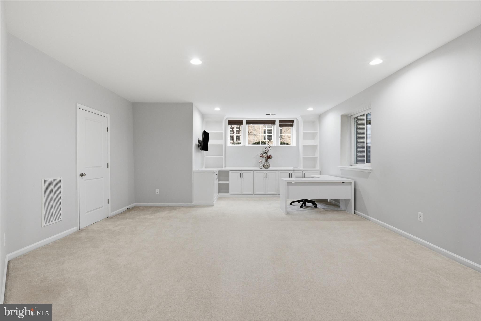 ONE LOUDOUN - Residential