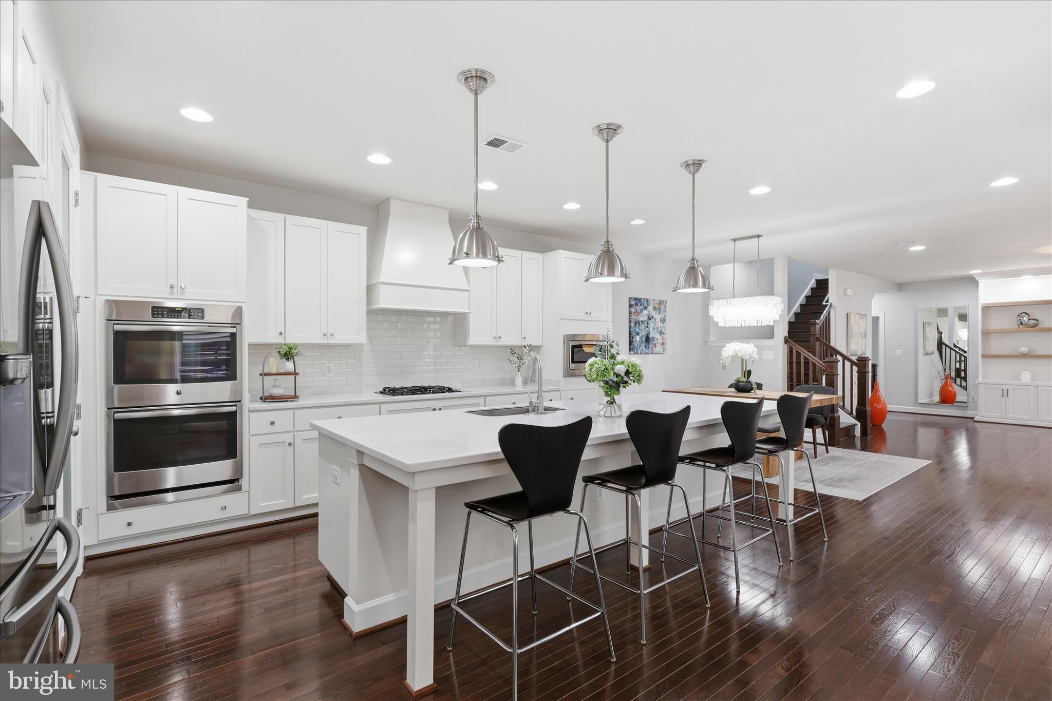 ONE LOUDOUN - Residential