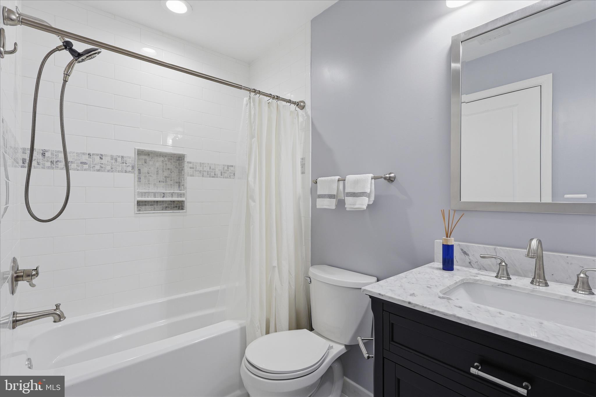 ONE LOUDOUN - Residential