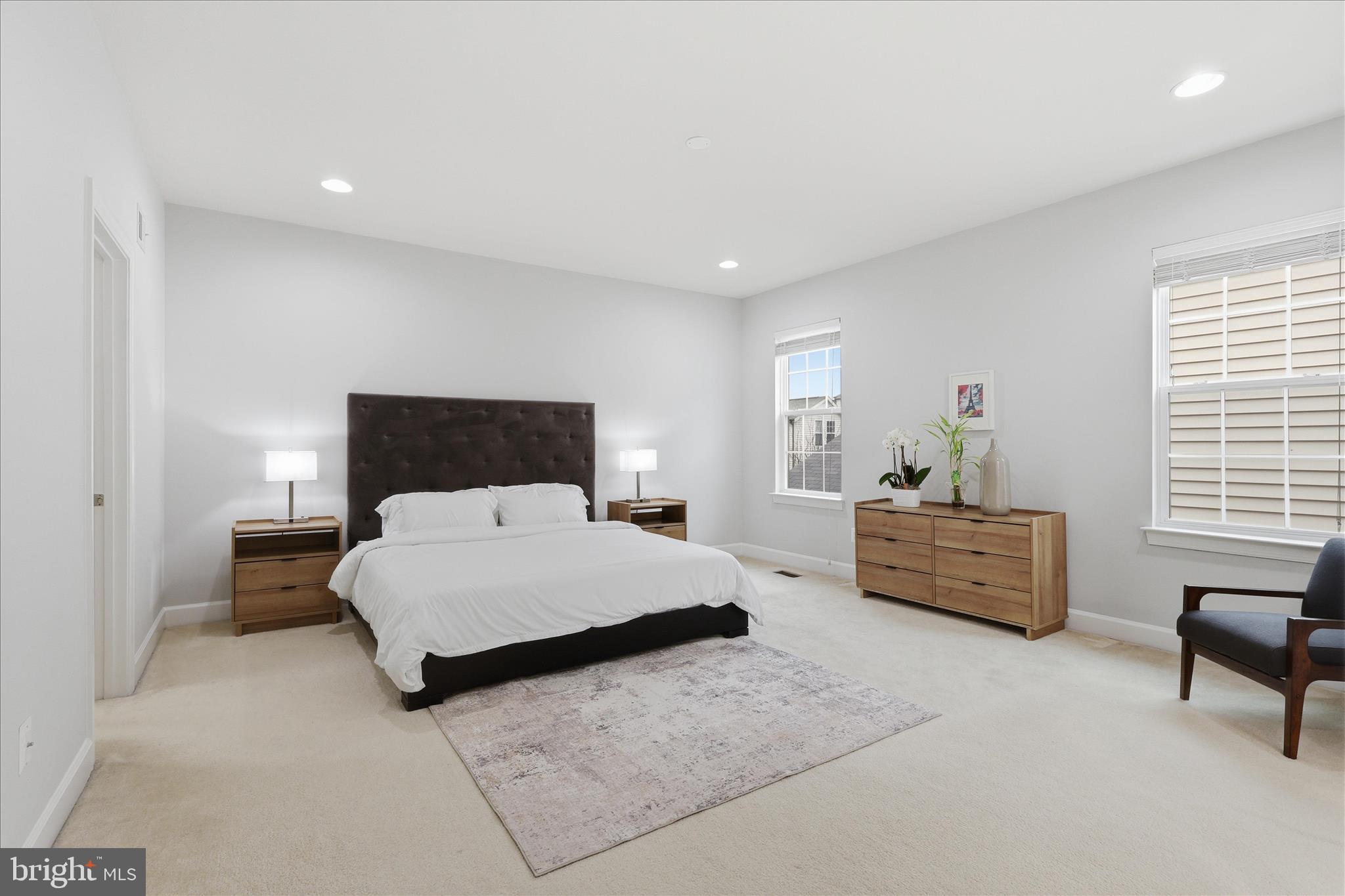 ONE LOUDOUN - Residential