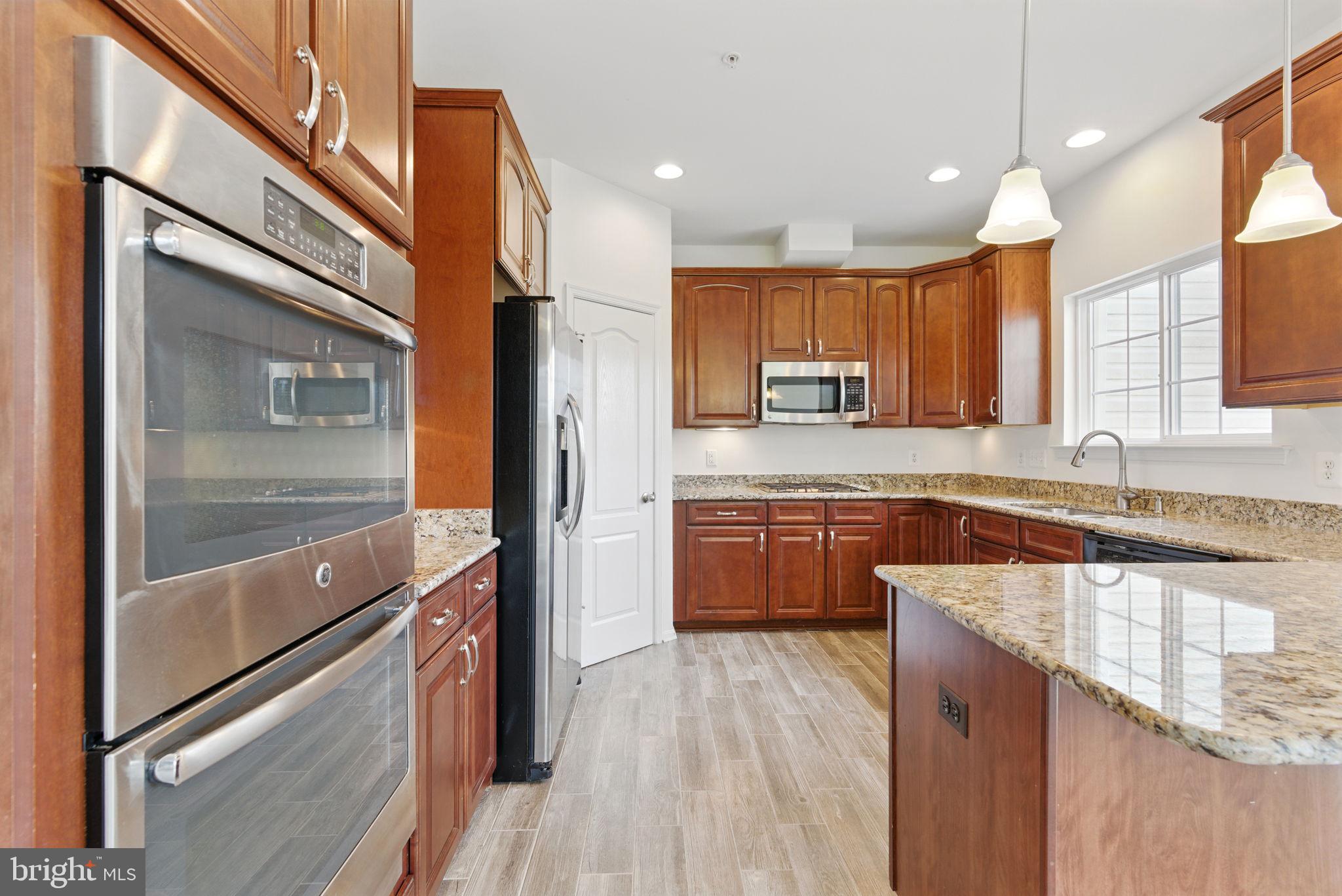 VILLAGES AT PEPPER MILL - Residential Lease