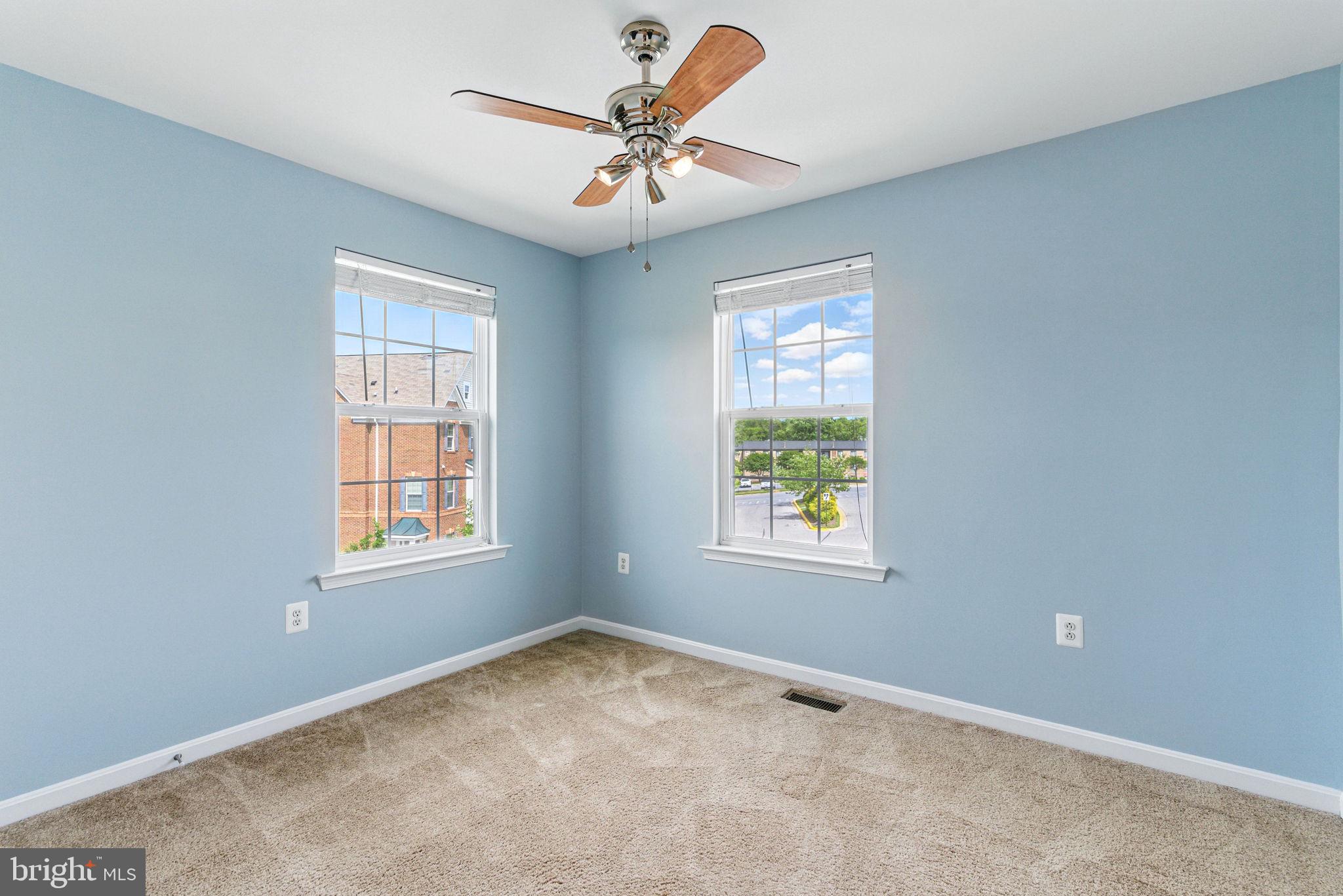 VILLAGES AT PEPPER MILL - Residential Lease