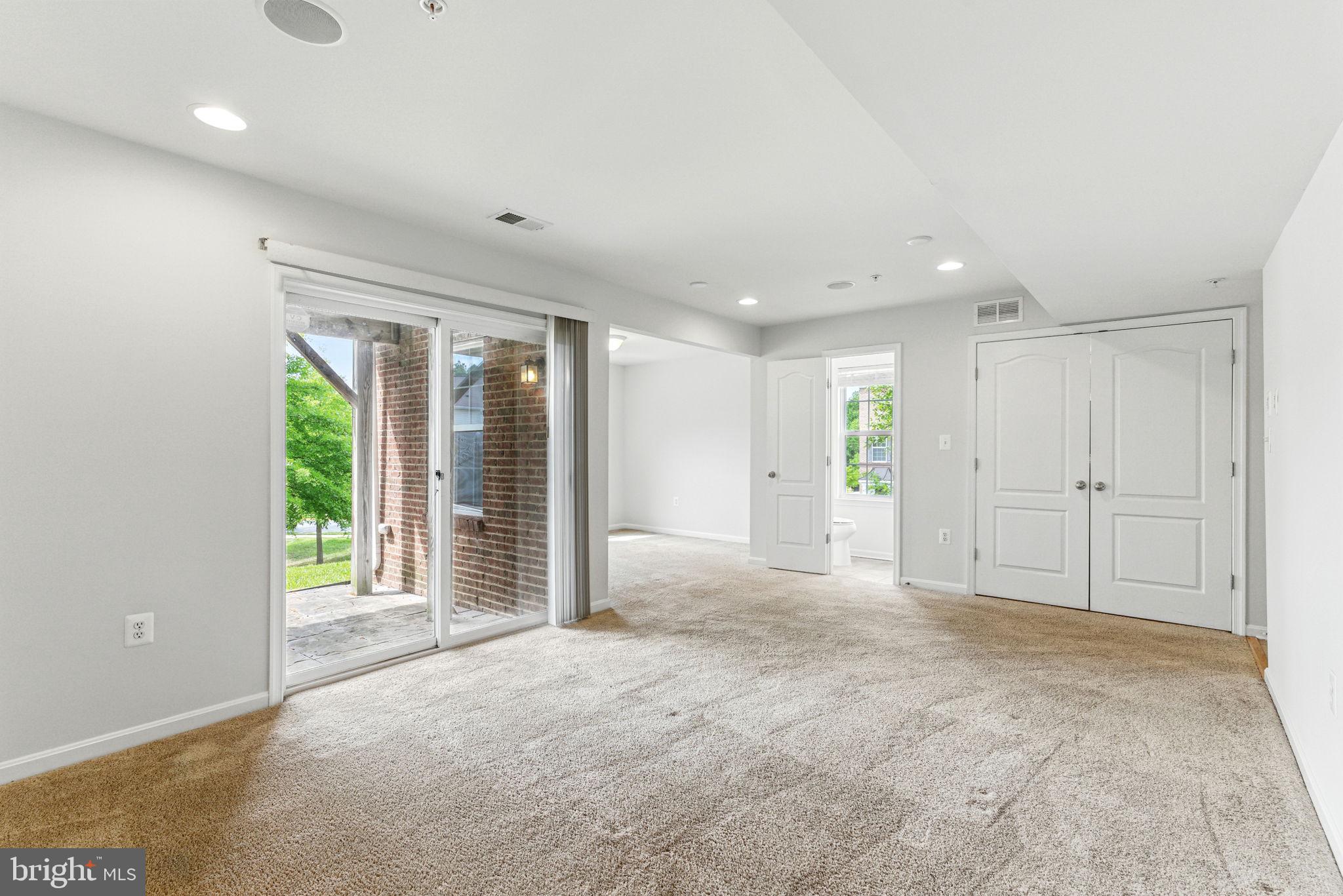 VILLAGES AT PEPPER MILL - Residential Lease