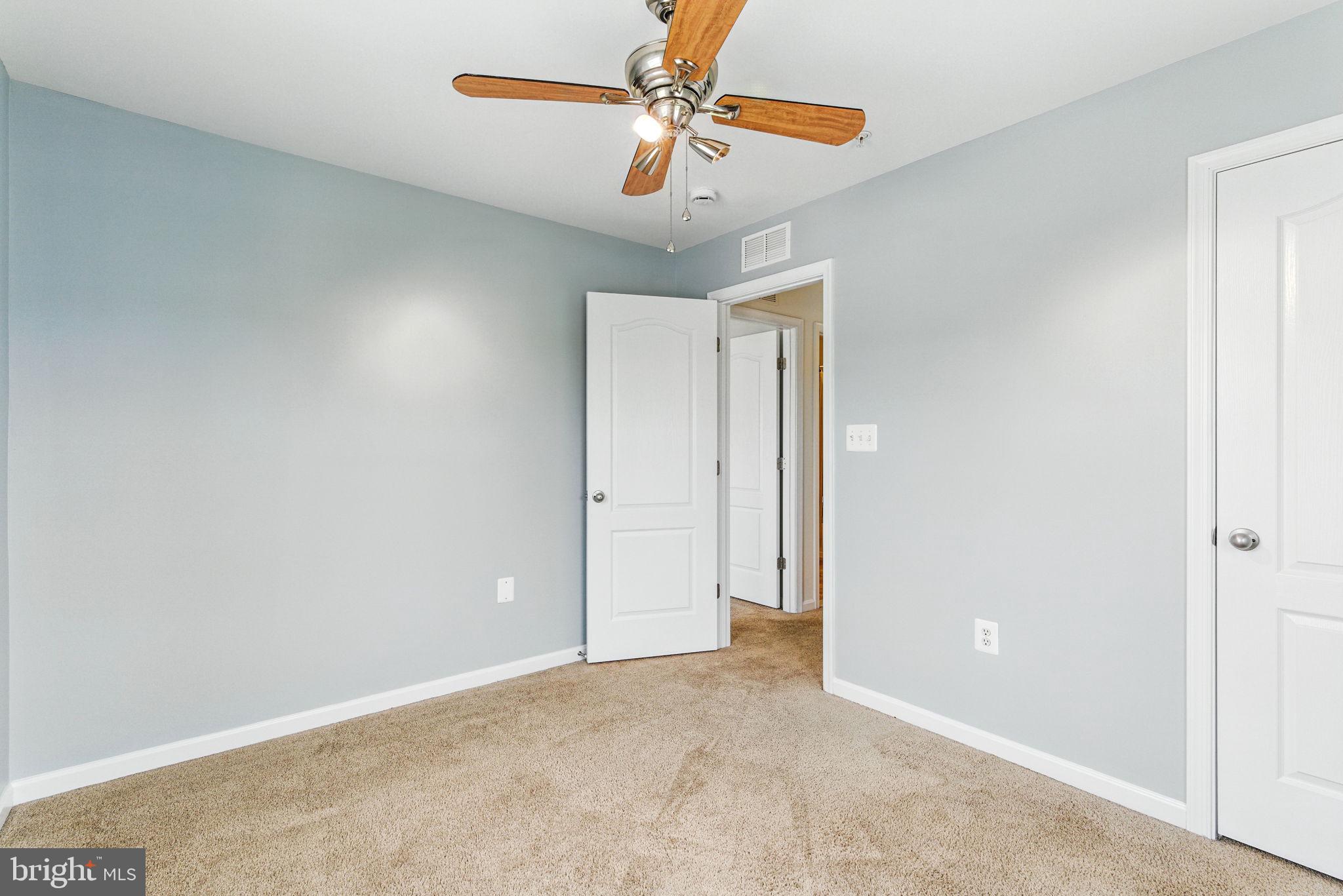 VILLAGES AT PEPPER MILL - Residential Lease