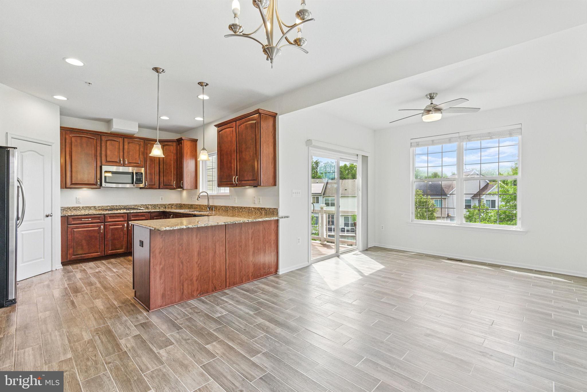 VILLAGES AT PEPPER MILL - Residential Lease