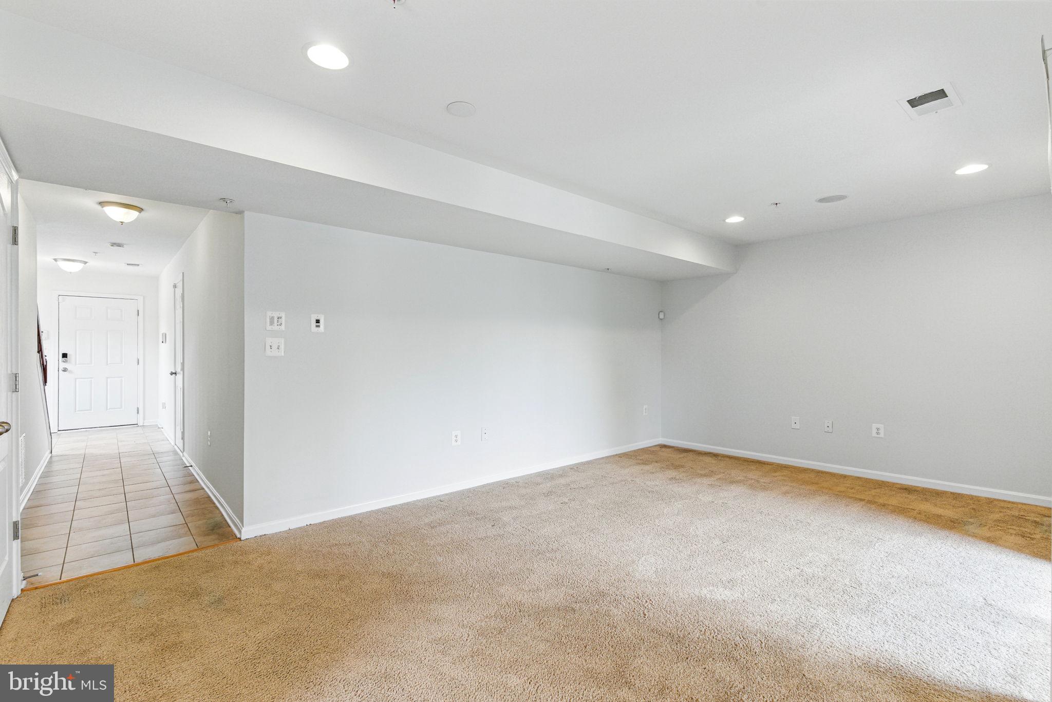 VILLAGES AT PEPPER MILL - Residential Lease