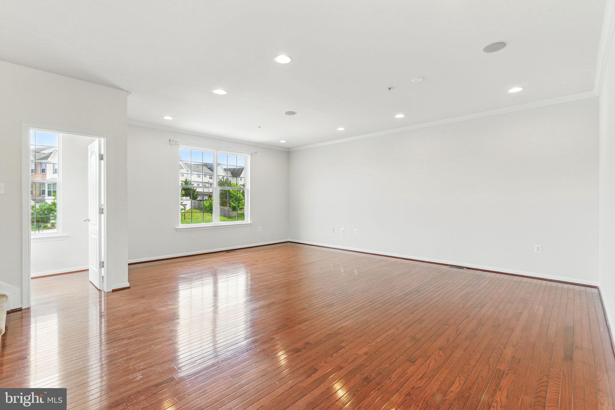 VILLAGES AT PEPPER MILL - Residential Lease