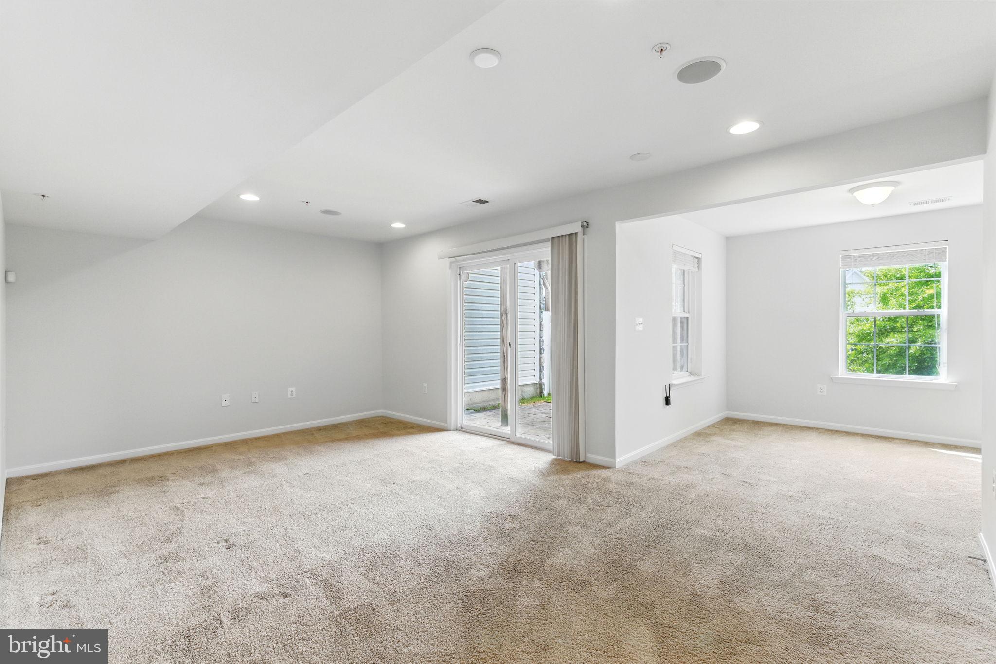 VILLAGES AT PEPPER MILL - Residential Lease