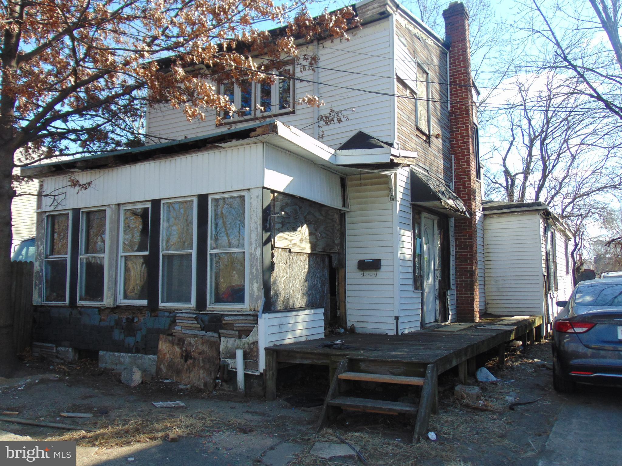 2720 PLEASANT STREET