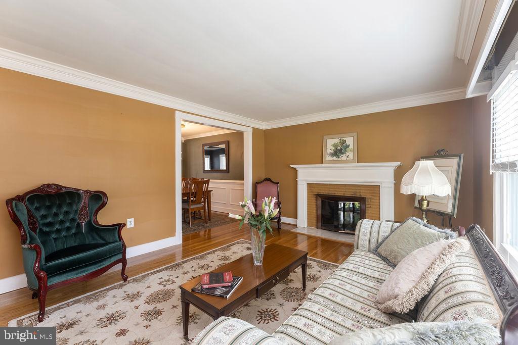 1516 VIVIAN COURT