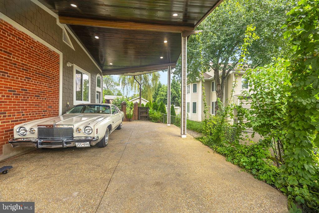 PARKWAY - Residential