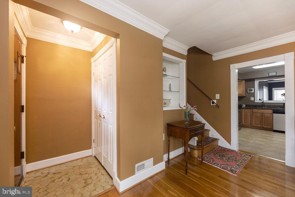 1516 VIVIAN COURT