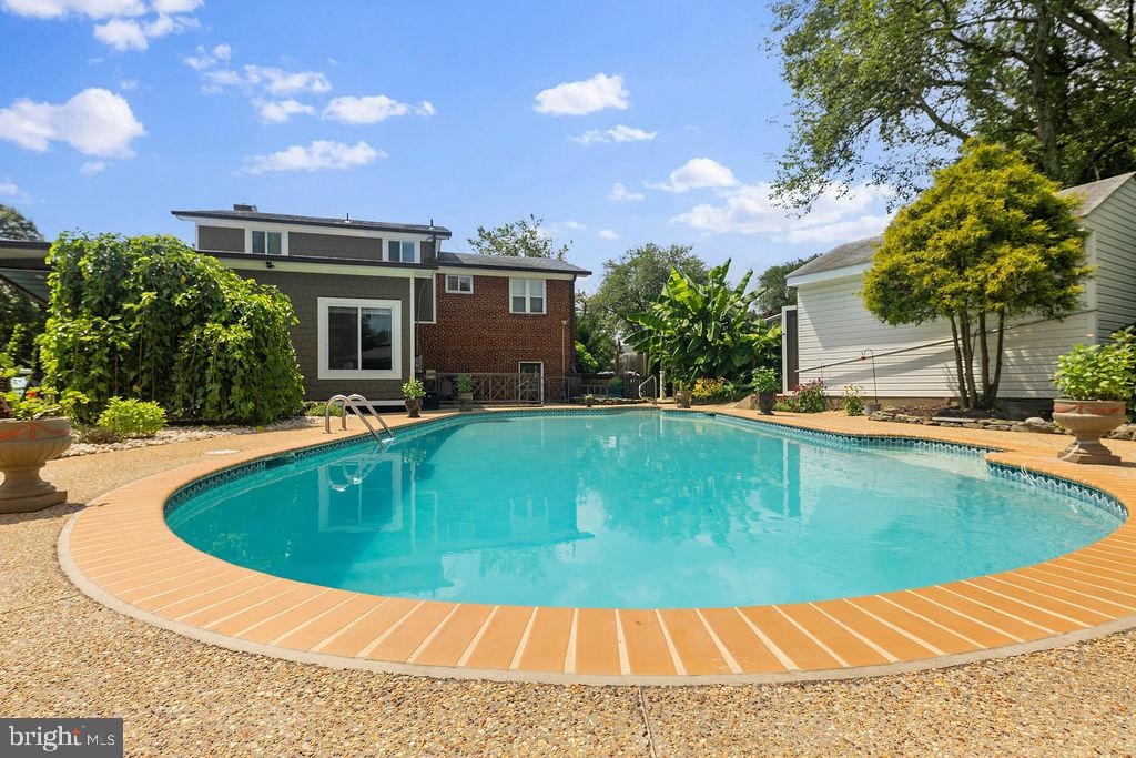 PARKWAY - Residential