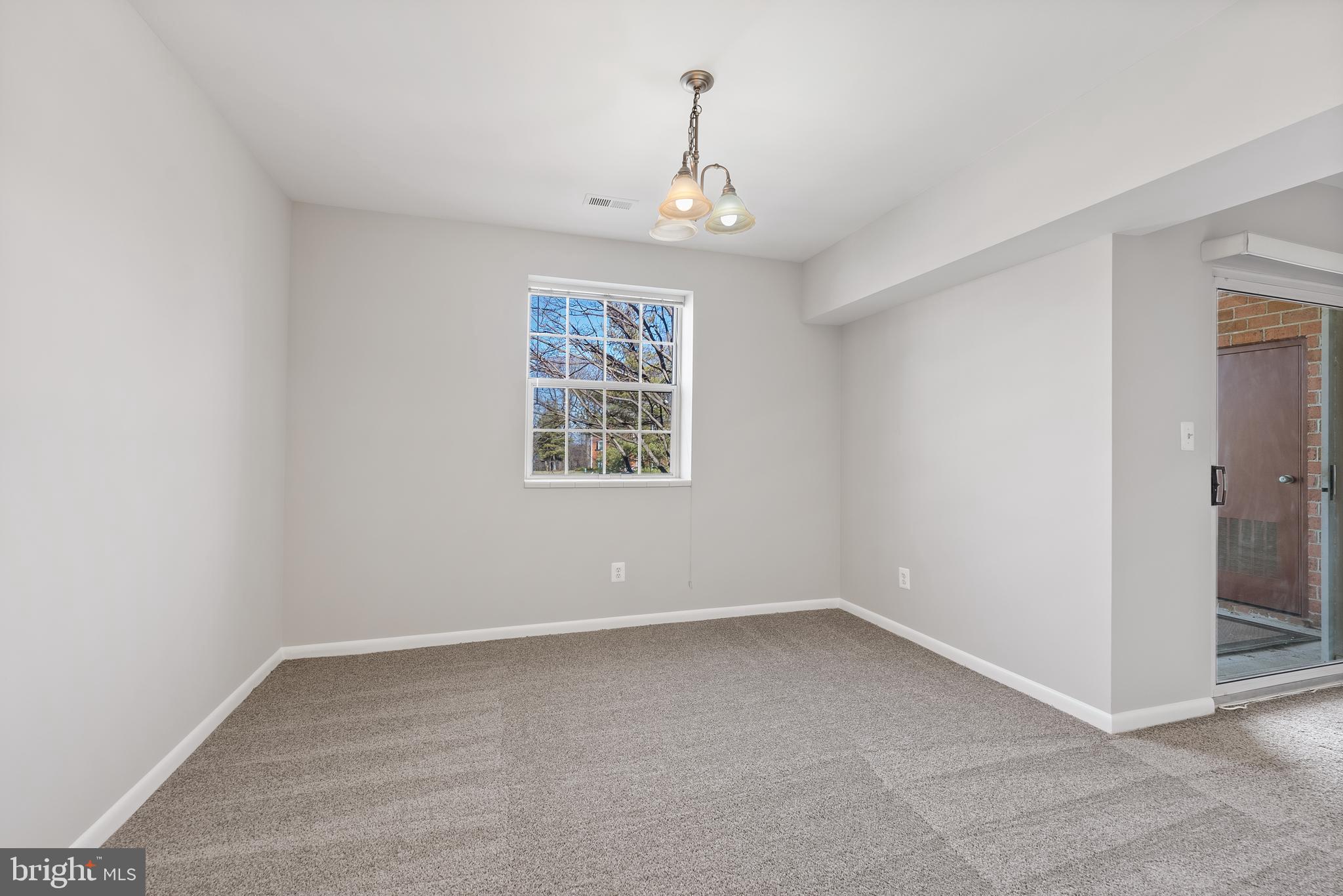 STAPLETON COURT GARDEN - Residential