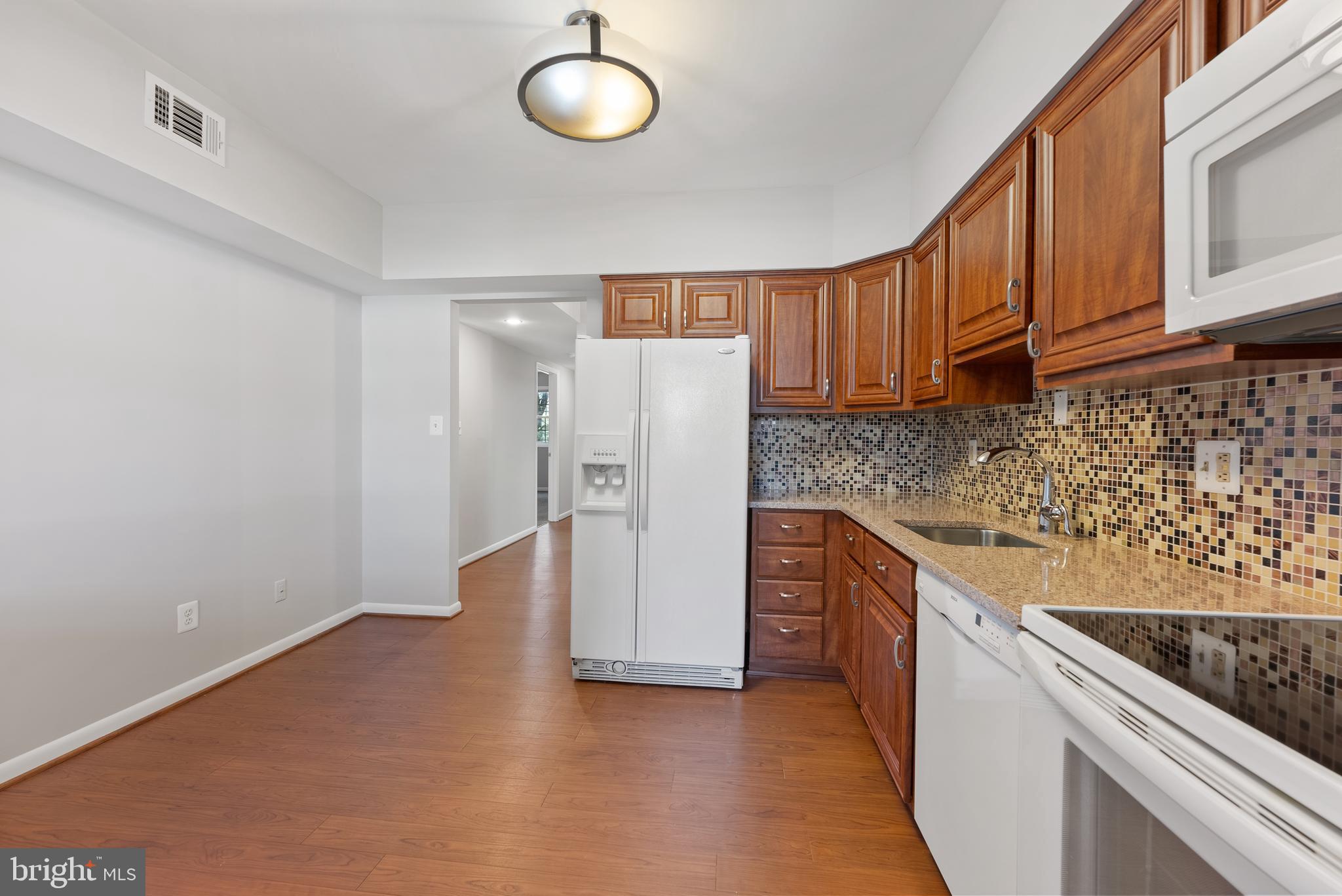 STAPLETON COURT GARDEN - Residential