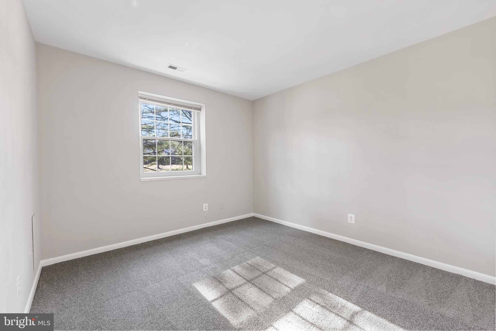 STAPLETON COURT GARDEN - Residential