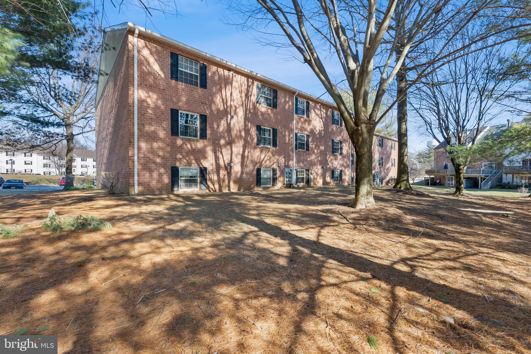 STAPLETON COURT GARDEN - Residential