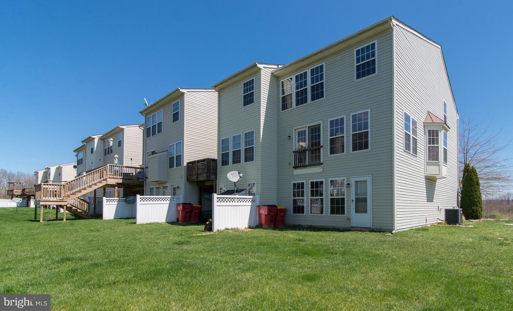 LAKELAND PLACE - Residential