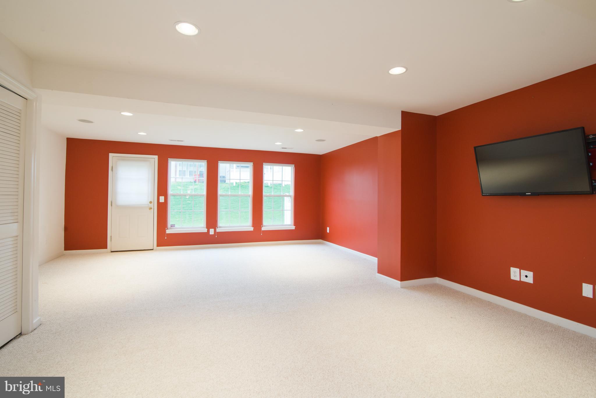 LAKELAND PLACE - Residential