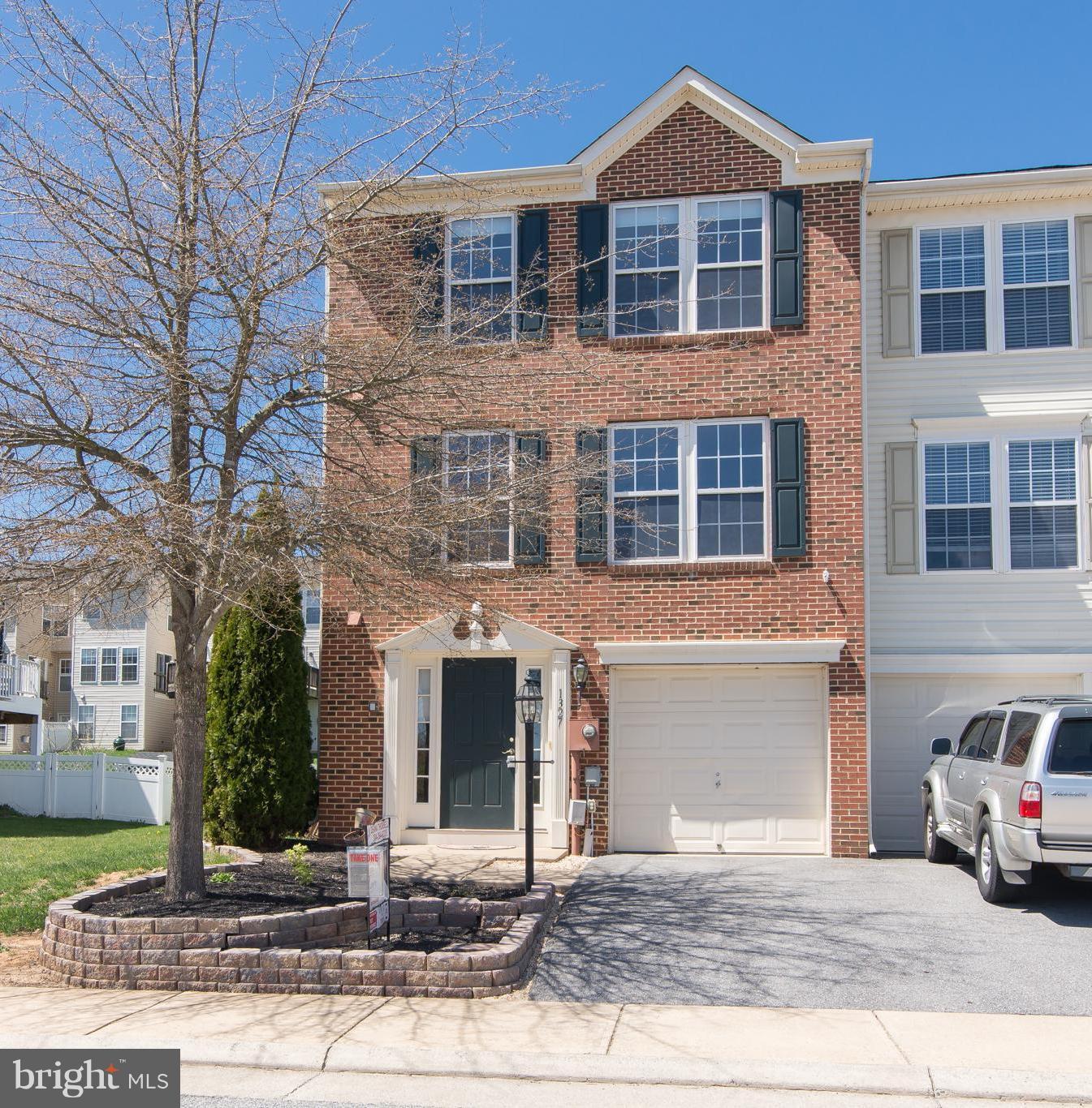 LAKELAND PLACE - Residential