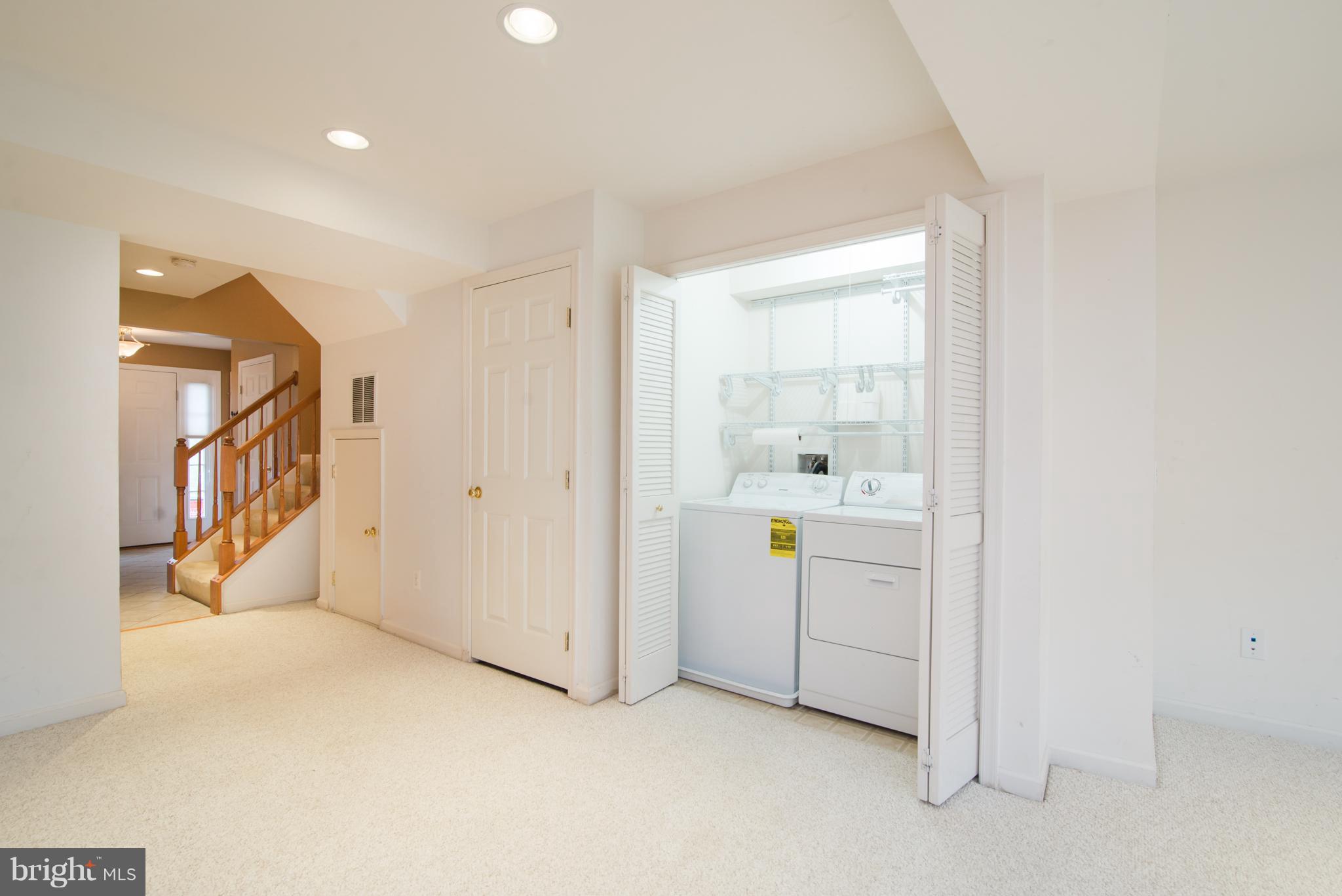 LAKELAND PLACE - Residential