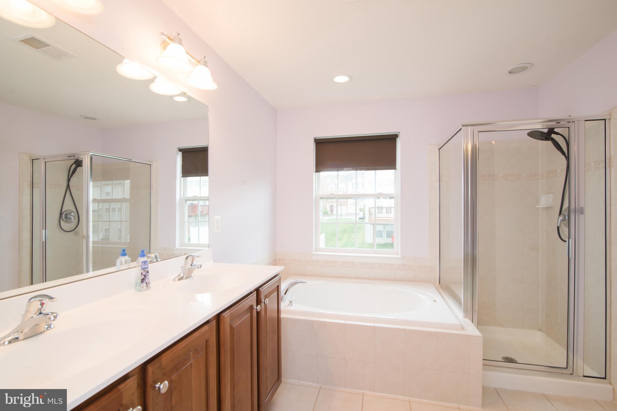 LAKELAND PLACE - Residential