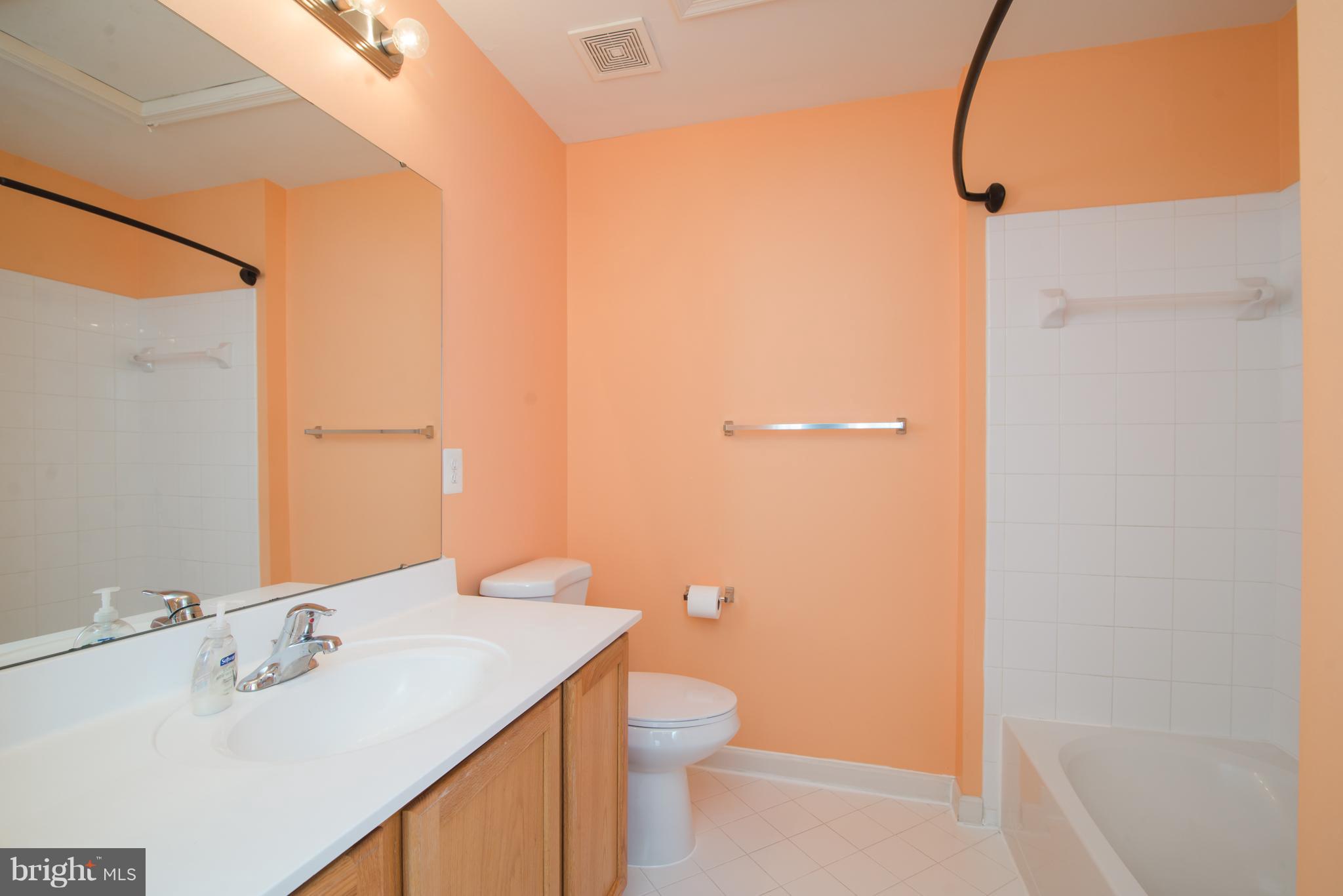 LAKELAND PLACE - Residential