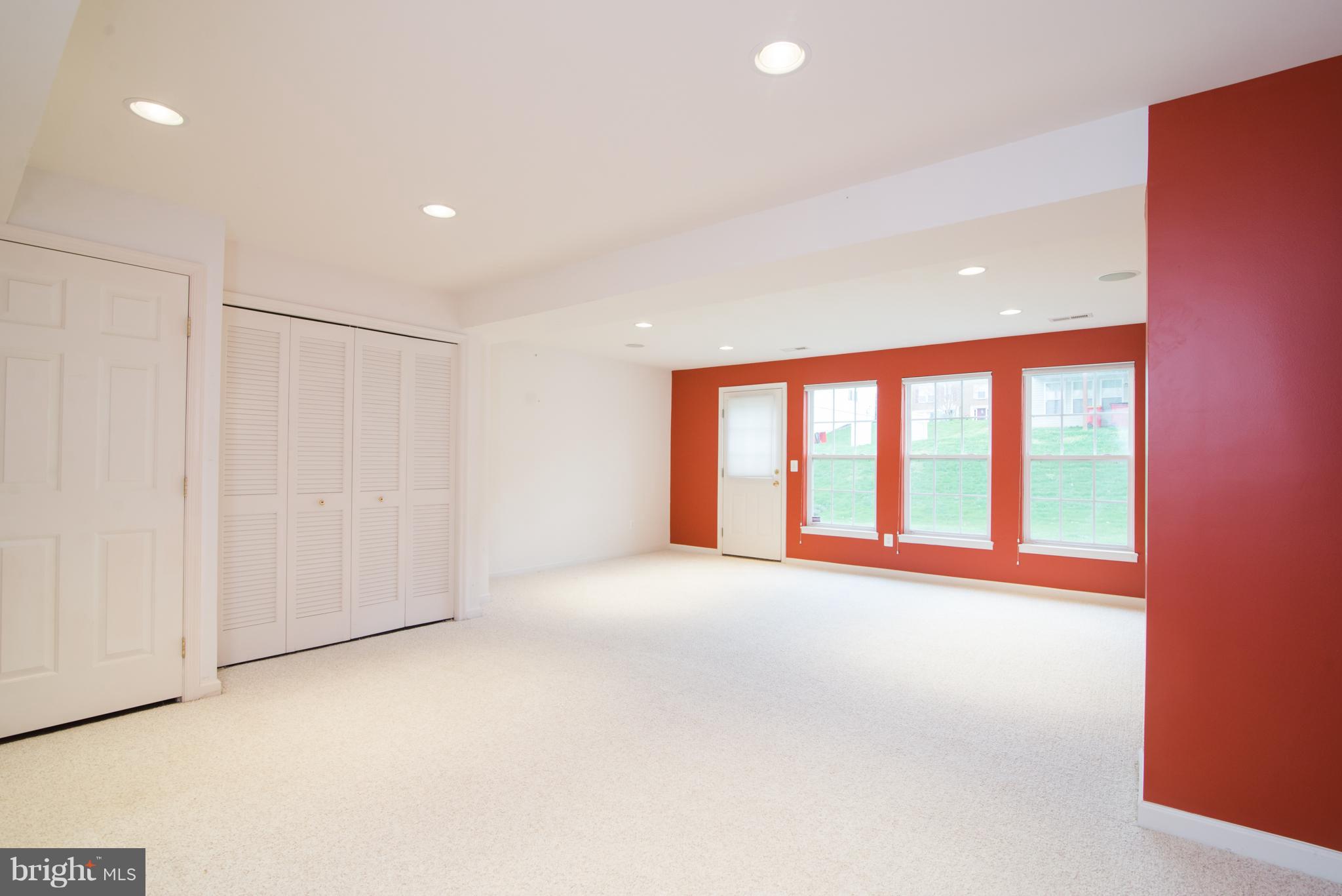 LAKELAND PLACE - Residential