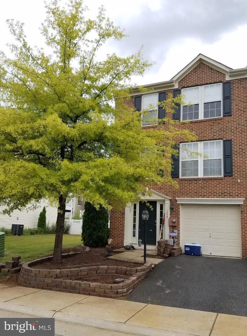 LAKELAND PLACE - Residential